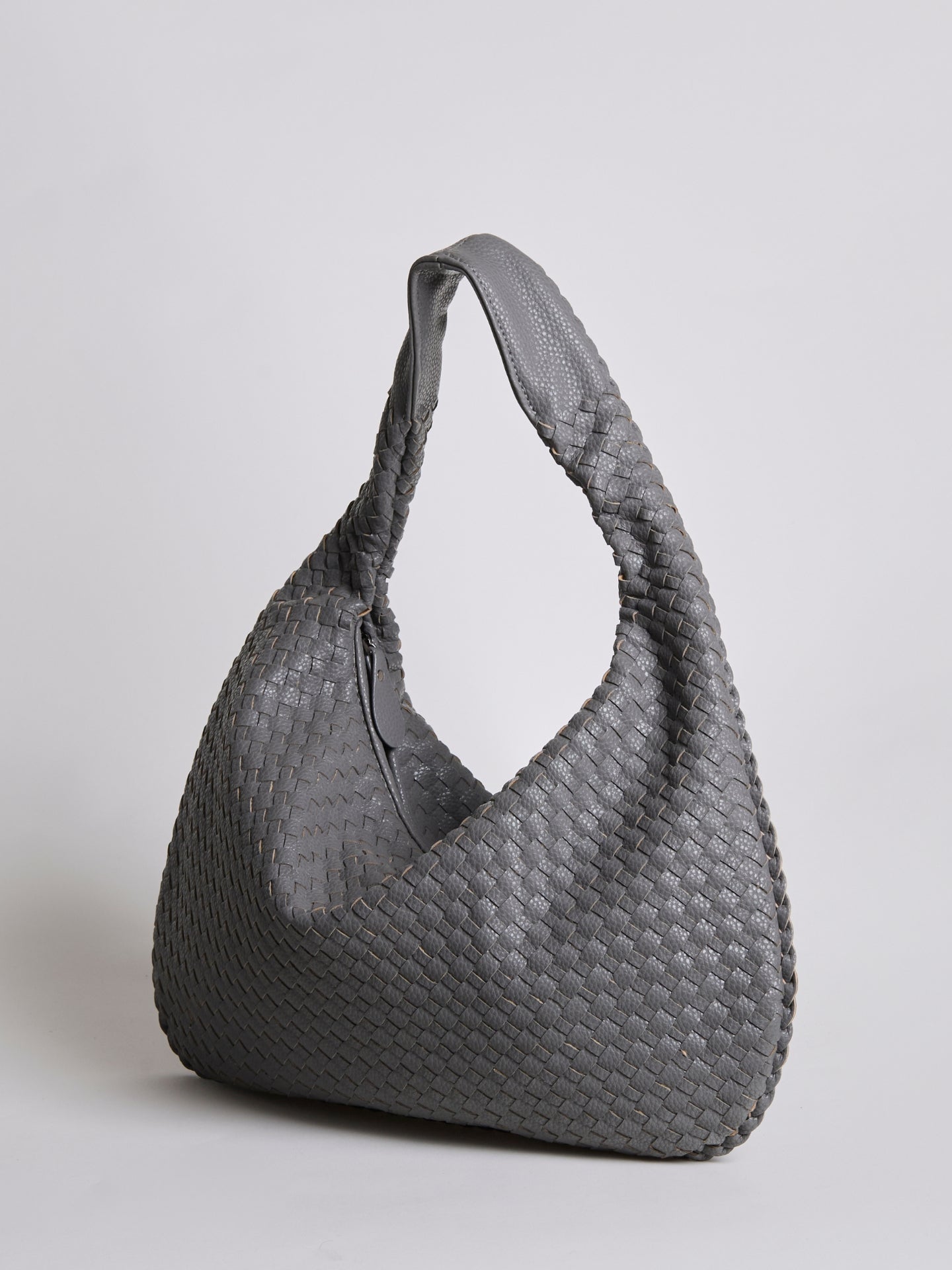 HANDBAG | WOVEN LEATHER HOBO BAG WITH SOFT STRUCTURE