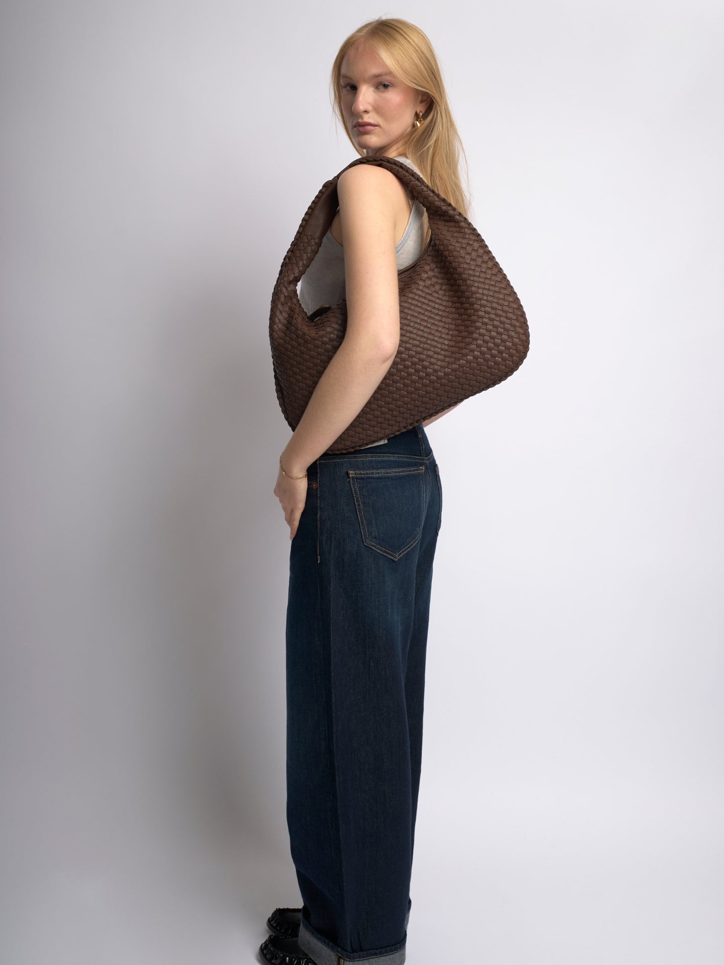 HANDBAG | WOVEN LEATHER HOBO BAG WITH SOFT STRUCTURE