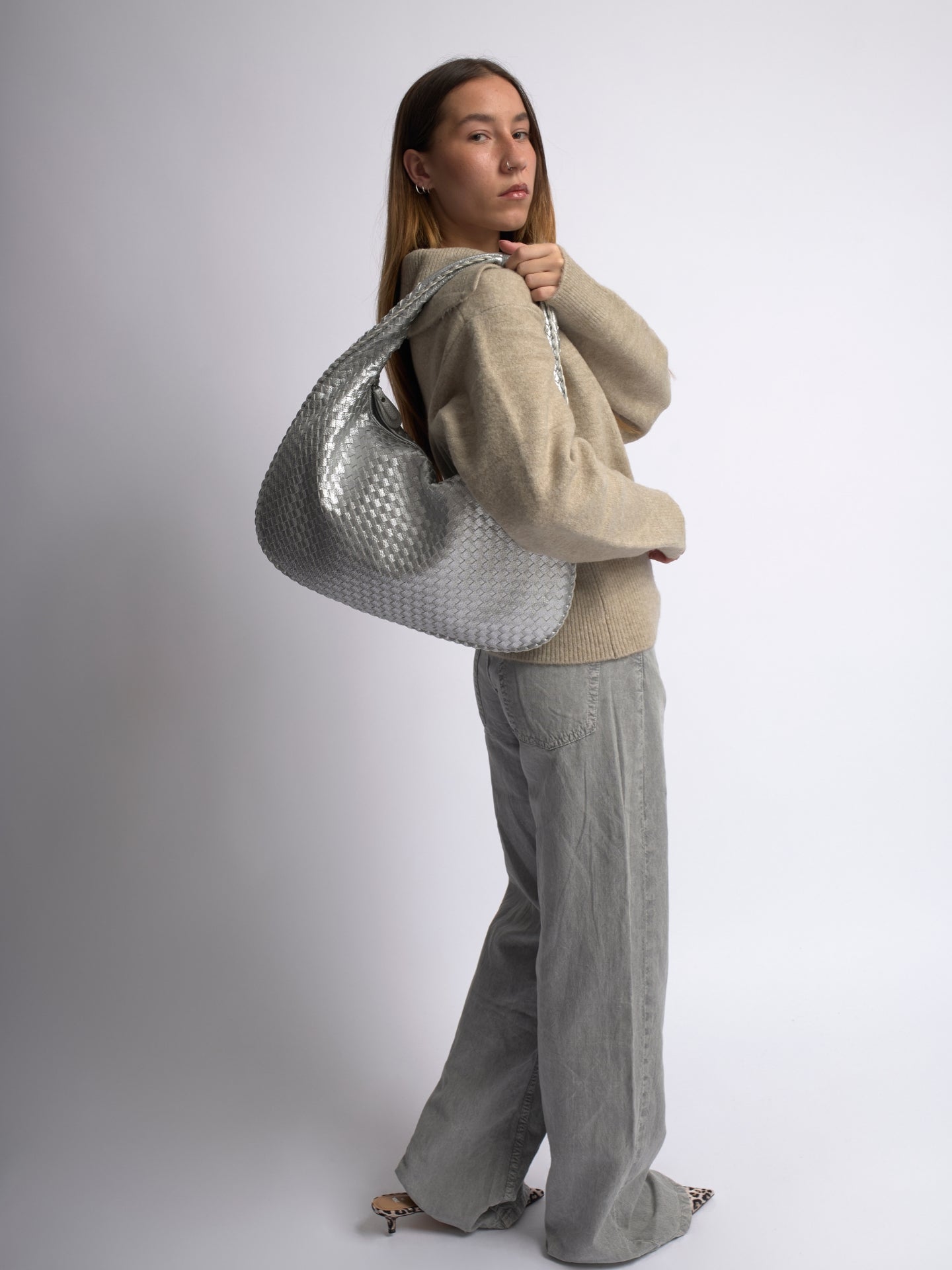 HANDBAG | WOVEN LEATHER HOBO BAG WITH SOFT STRUCTURE