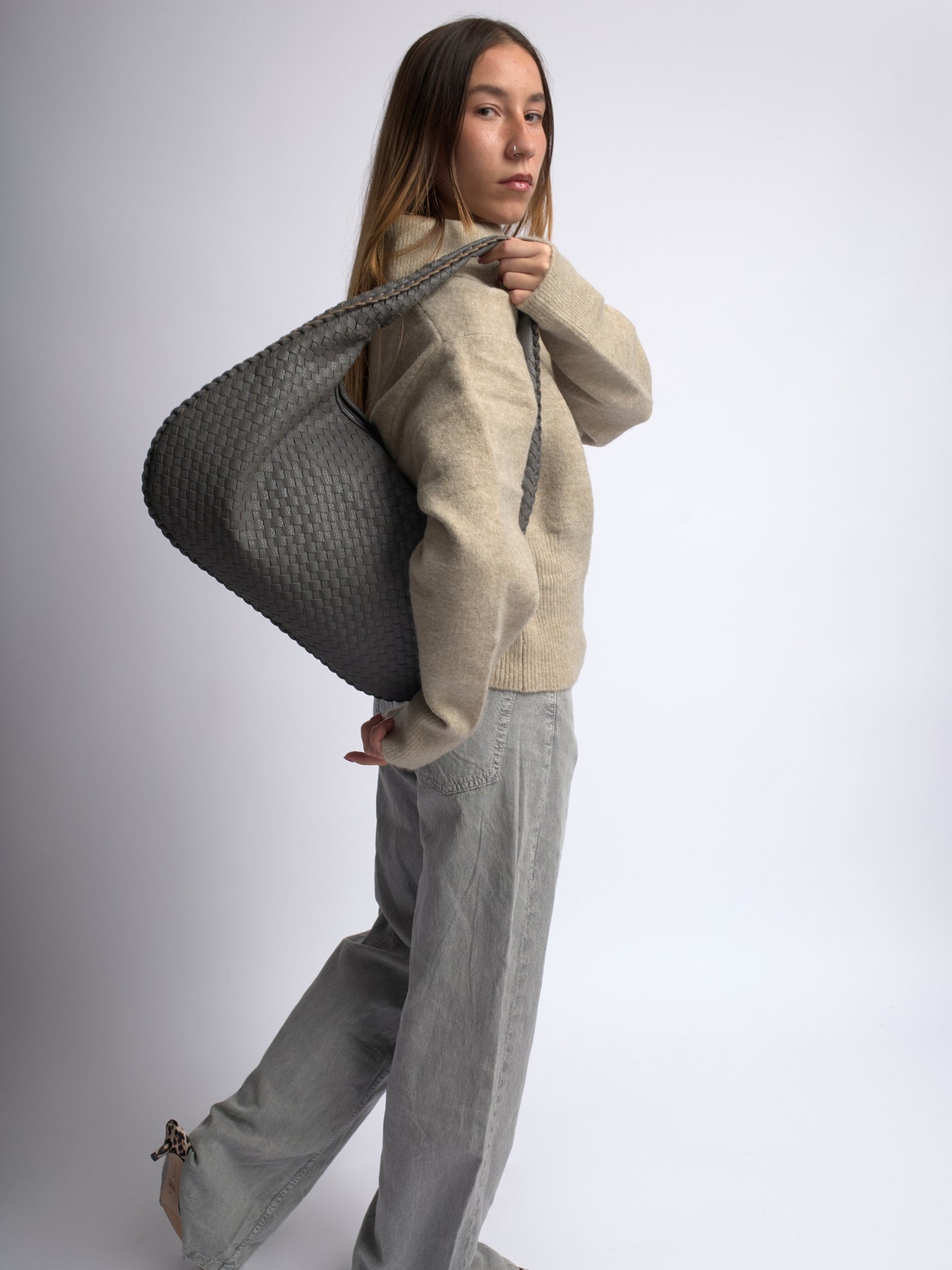 HANDBAG | WOVEN LEATHER HOBO BAG WITH SOFT STRUCTURE