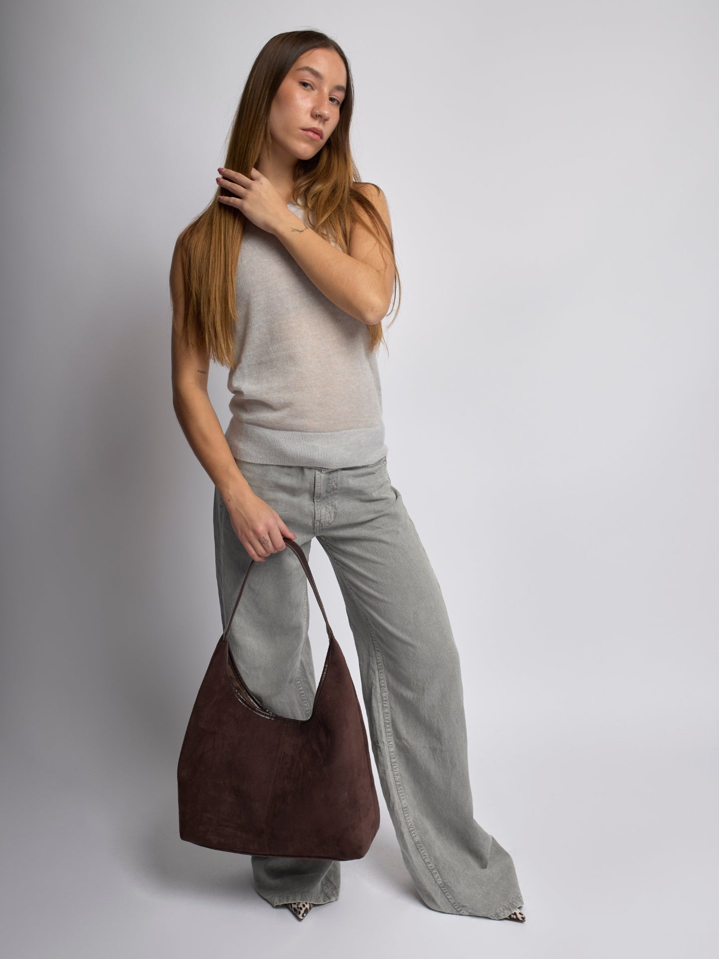 HANDBAG | SUEDE HOBO BAG WITH MINIMALIST DESIGN AND SINGLE STRAP