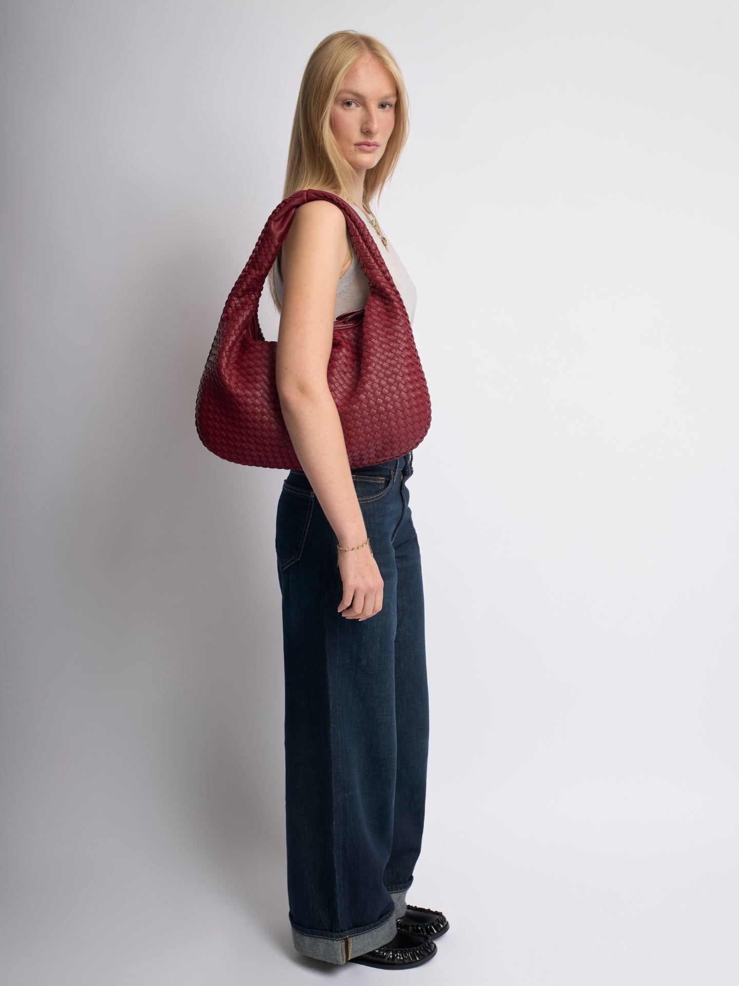 HANDBAG | WOVEN LEATHER HOBO BAG WITH SOFT STRUCTURE