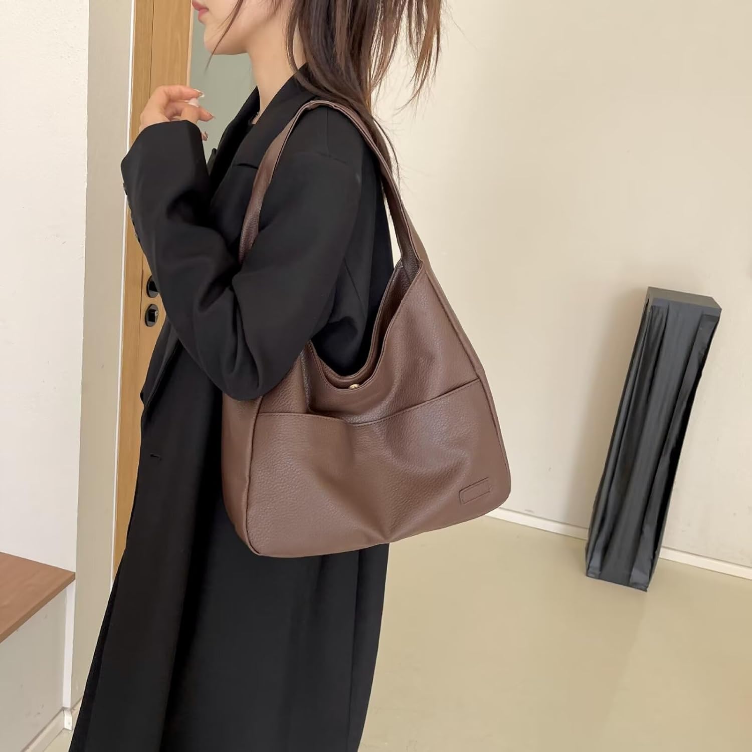 URBAN CHIC | SOFT LEATHER EFFECT SHOULDER BAG
