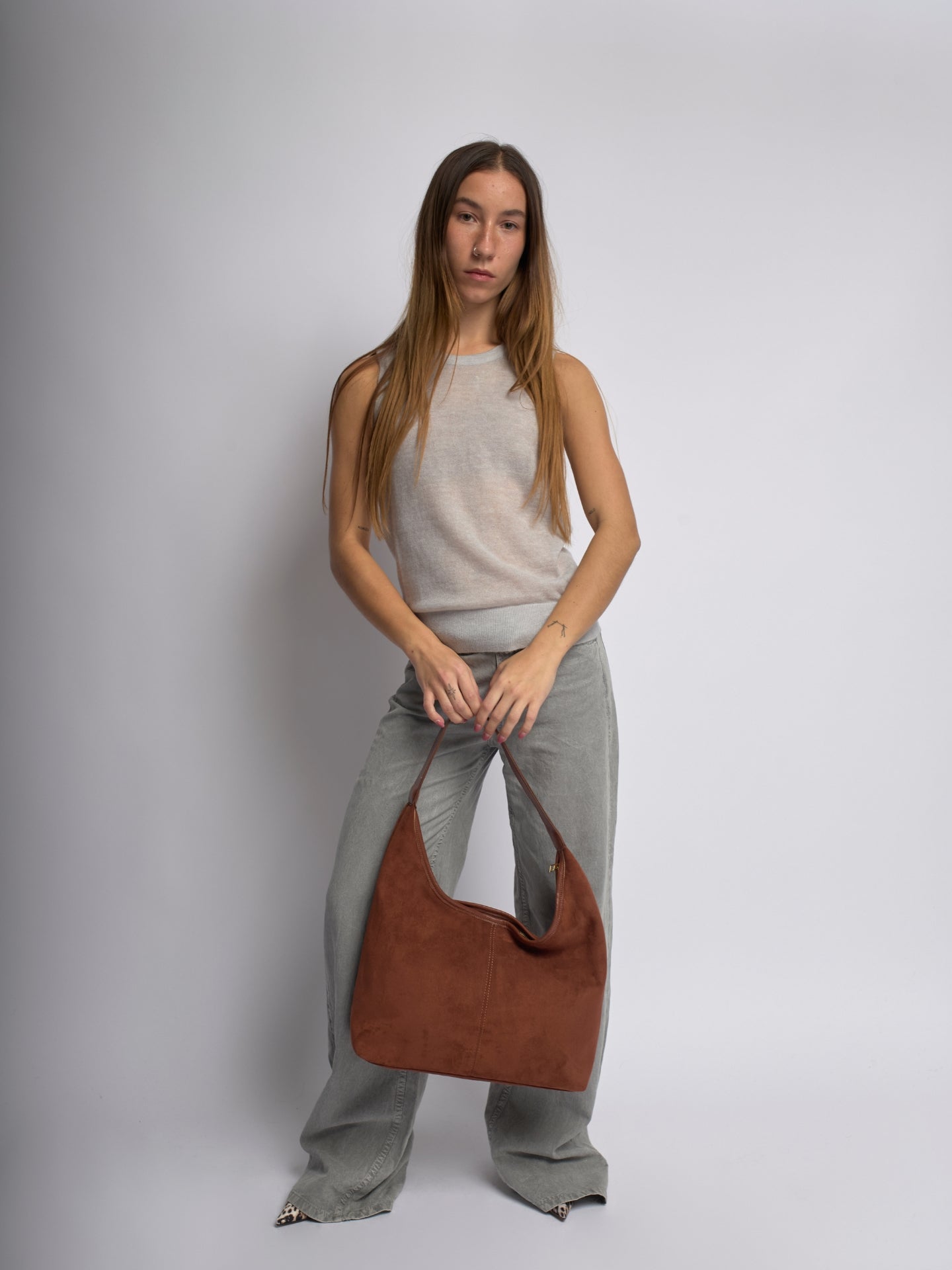 HANDBAG | SUEDE HOBO BAG WITH MINIMALIST DESIGN AND SINGLE STRAP