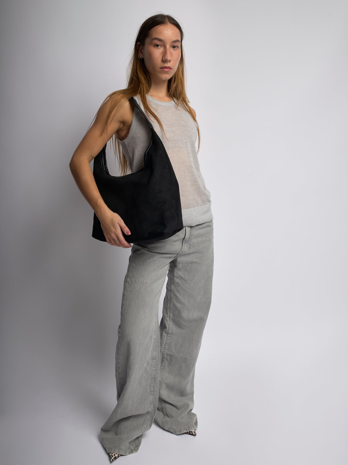 HANDBAG | SUEDE HOBO BAG WITH MINIMALIST DESIGN AND SINGLE STRAP