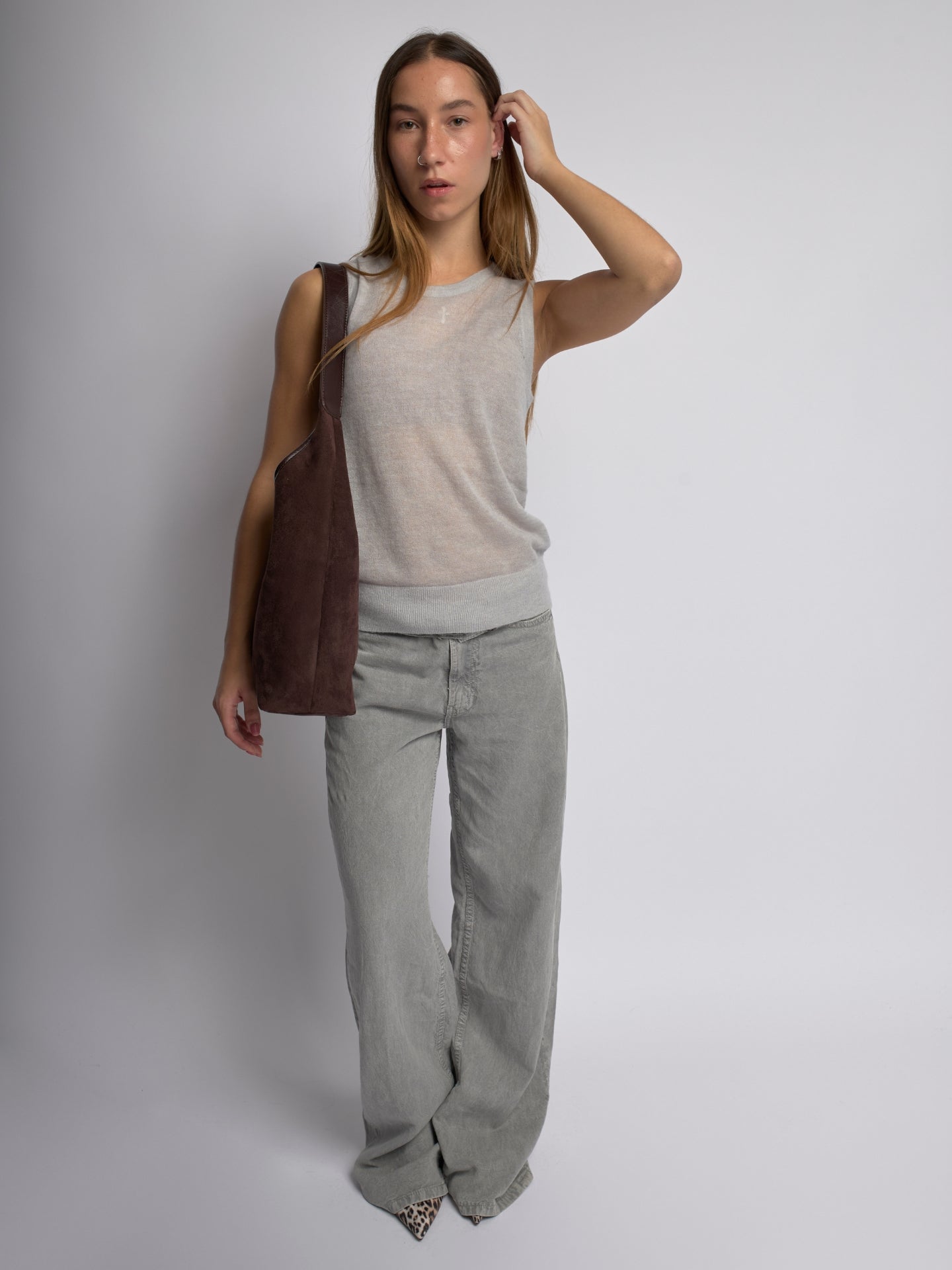 HANDBAG | SUEDE HOBO BAG WITH MINIMALIST DESIGN AND SINGLE STRAP