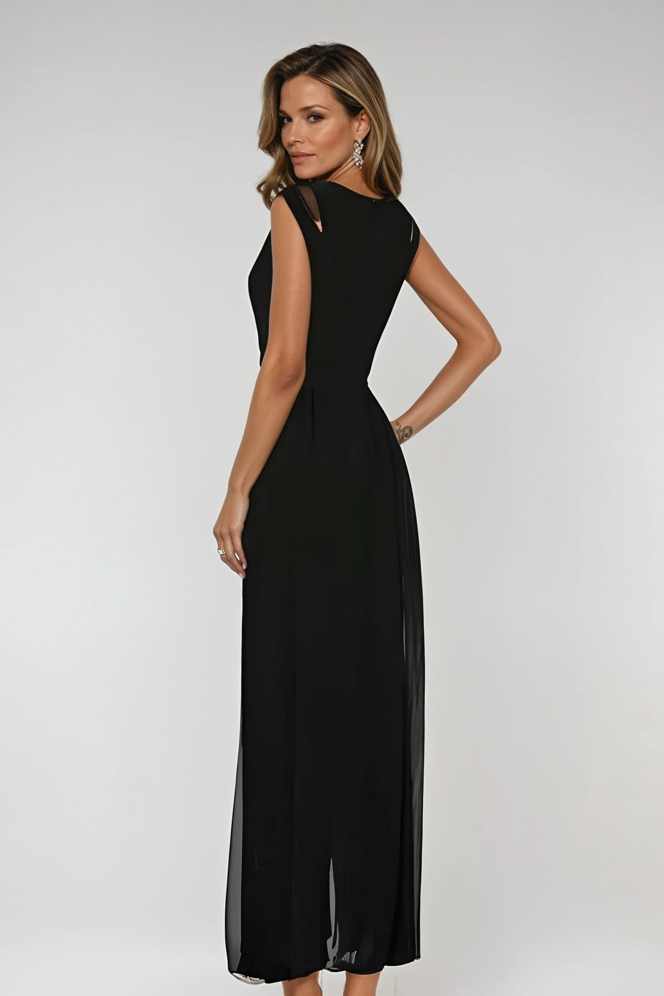 WOMEN’S PROM DRESS | SLEEVELESS EVENING OUTFIT