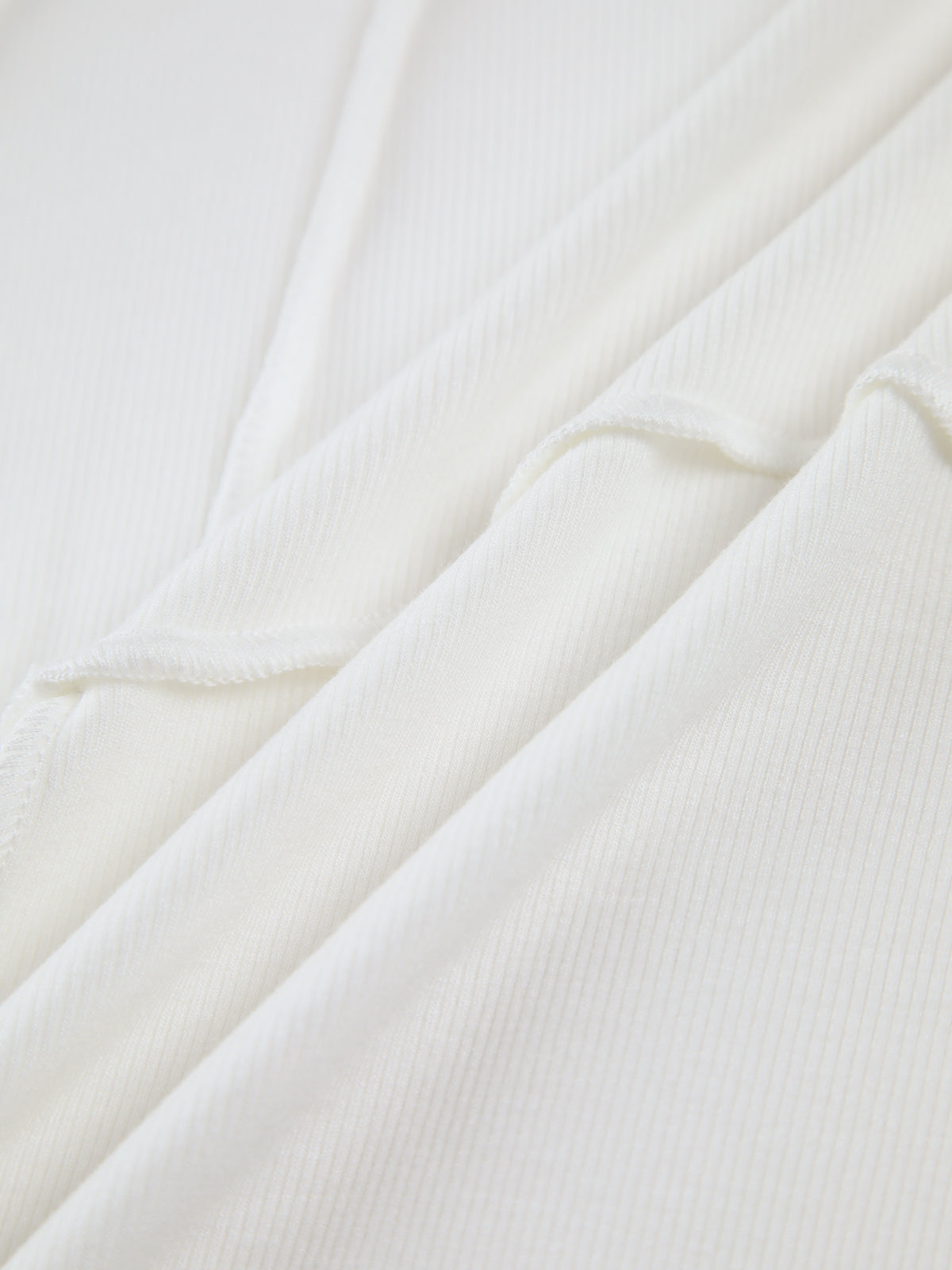 SCULPTED LINES | FITTED RIBBED LONG SLEEVE TOP