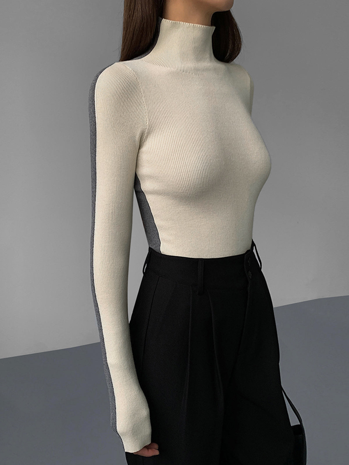 TWO TONE LONG SLEEVE KNITTED TOP