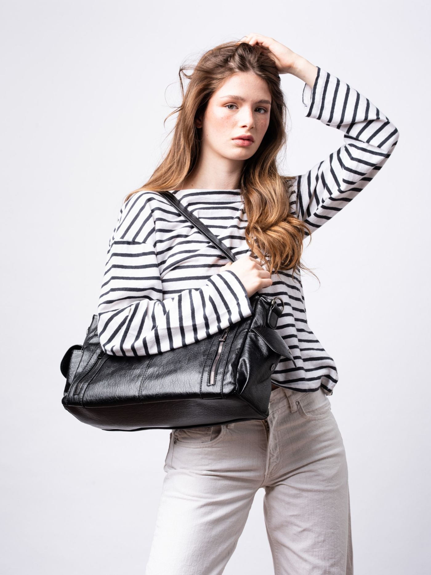 EVERYDAY ELEGANCE | BLACK LEATHER TOTE BAG