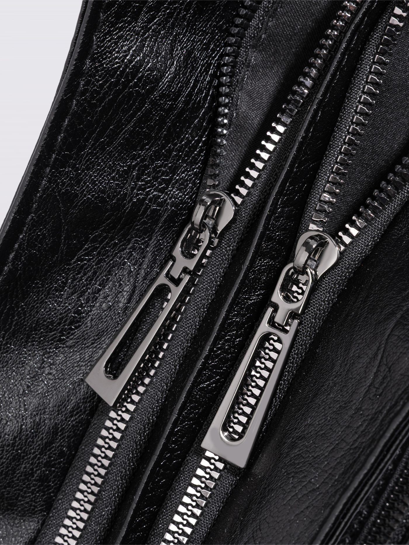 EVERYDAY ELEGANCE | BLACK LEATHER TOTE BAG