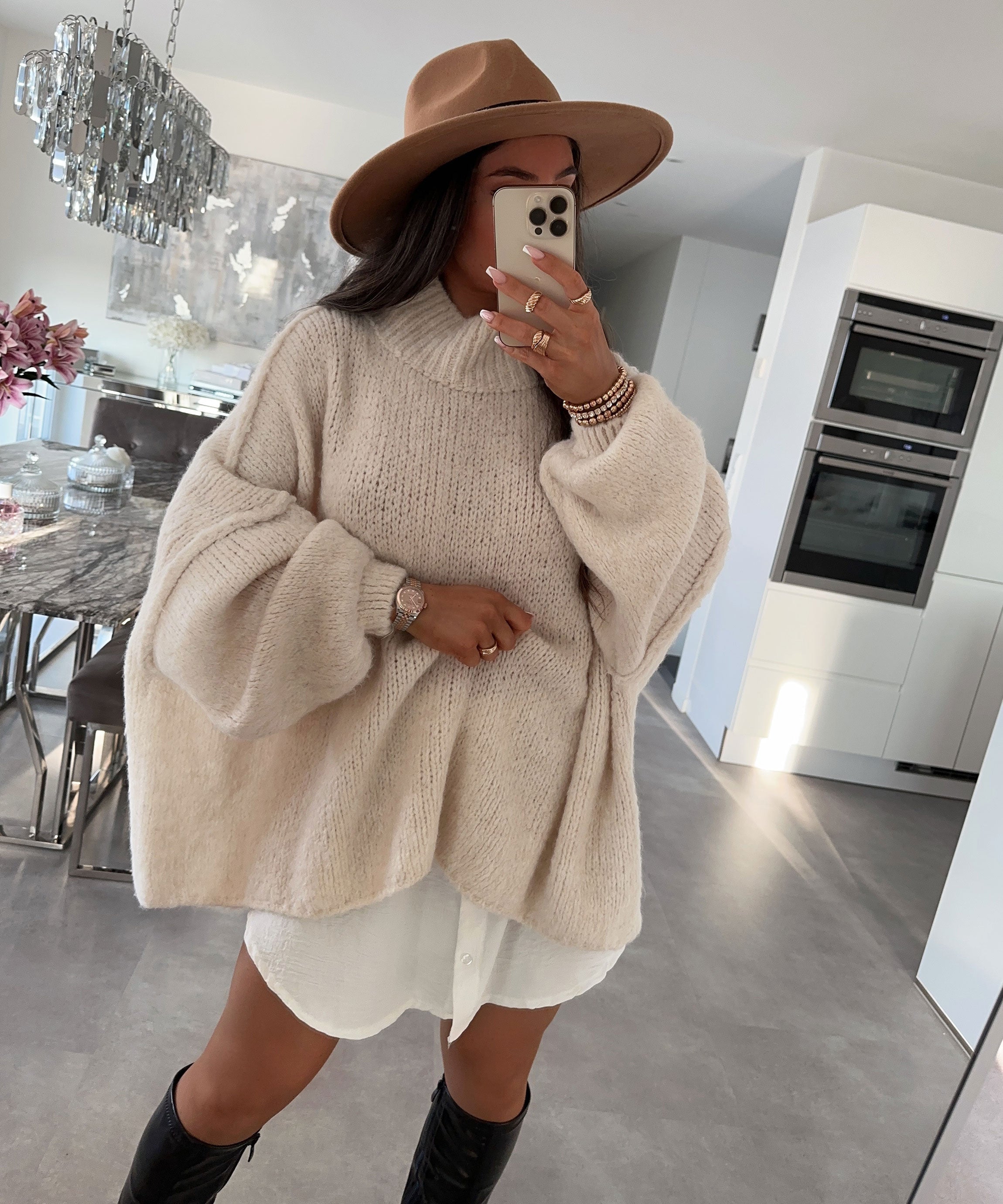 OVERSIZED WOOL TURTLENECK PULLOVER