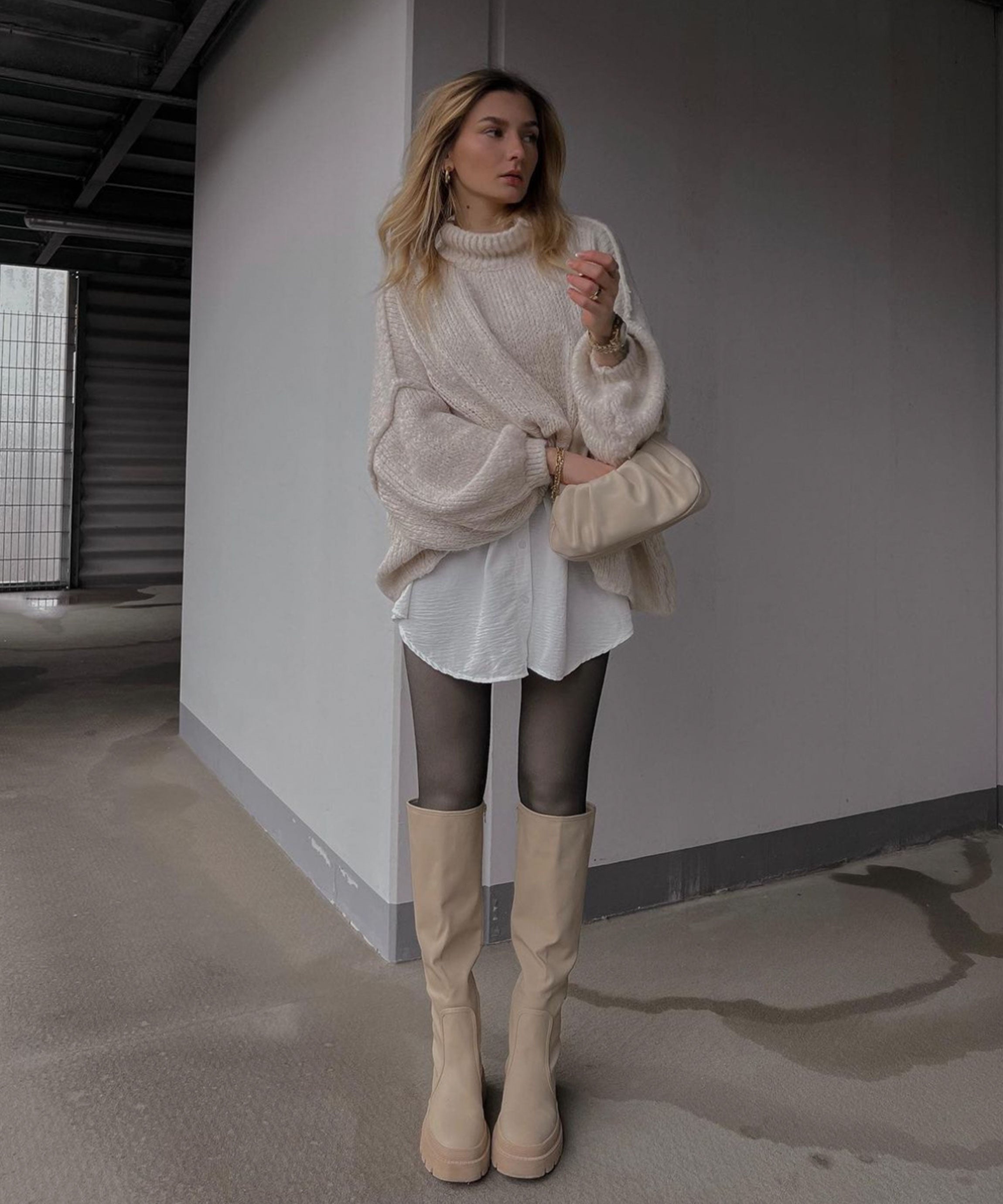 OVERSIZED WOOL TURTLENECK PULLOVER