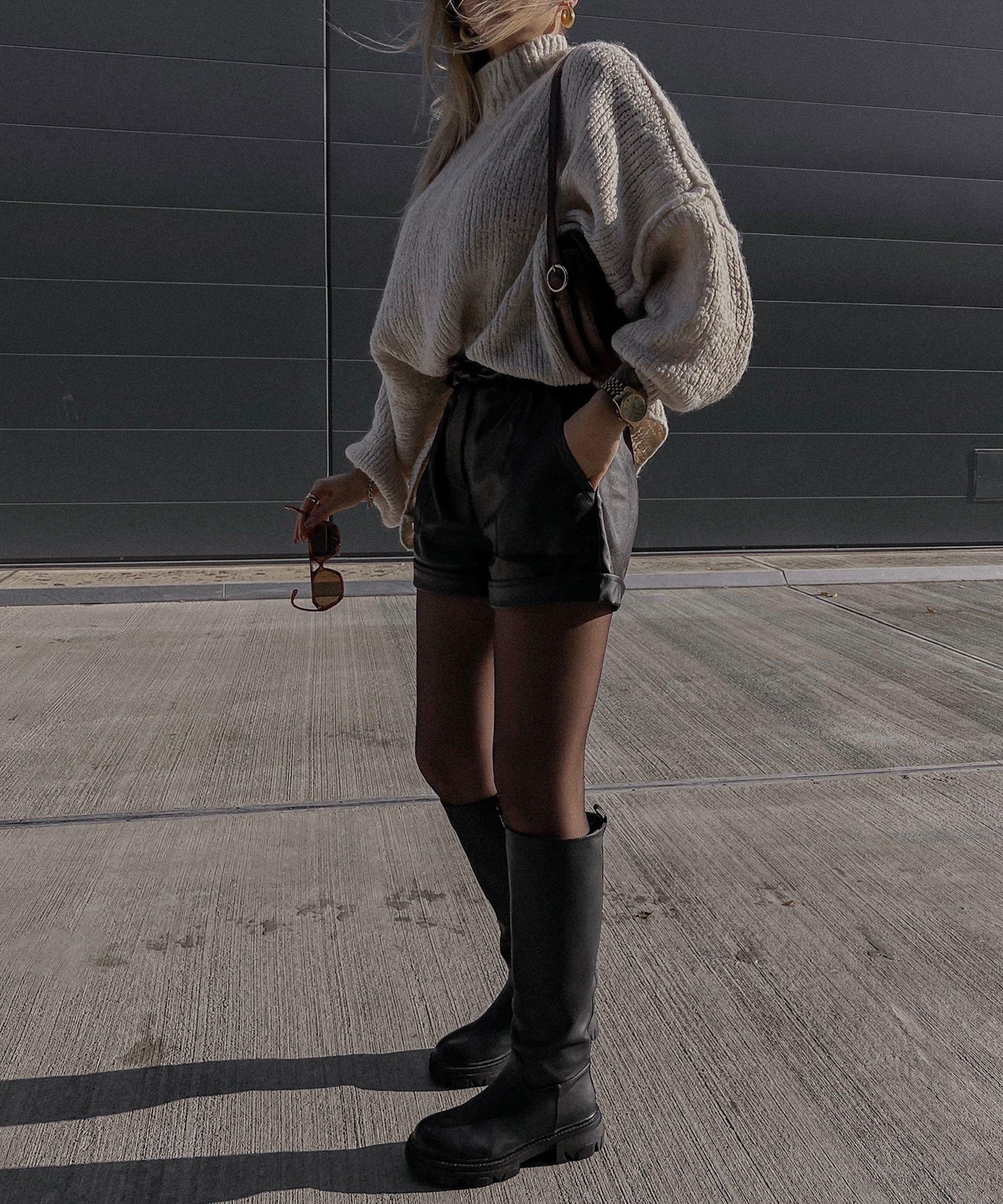 OVERSIZED WOOL TURTLENECK PULLOVER