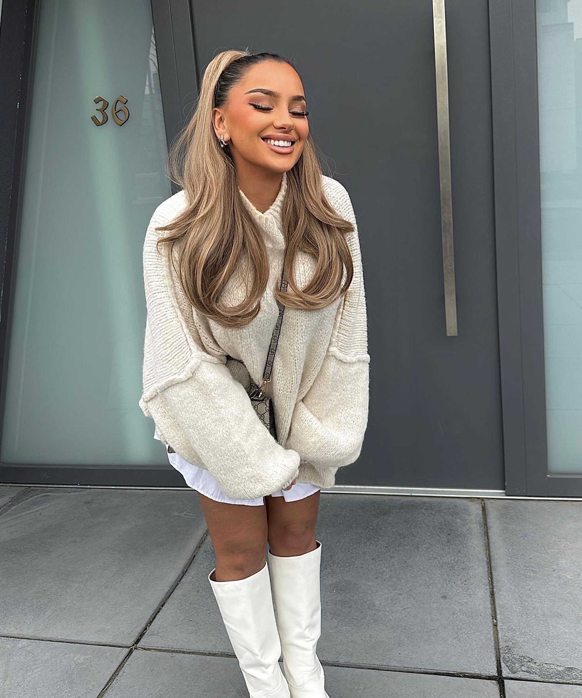 OVERSIZED WOOL TURTLENECK PULLOVER