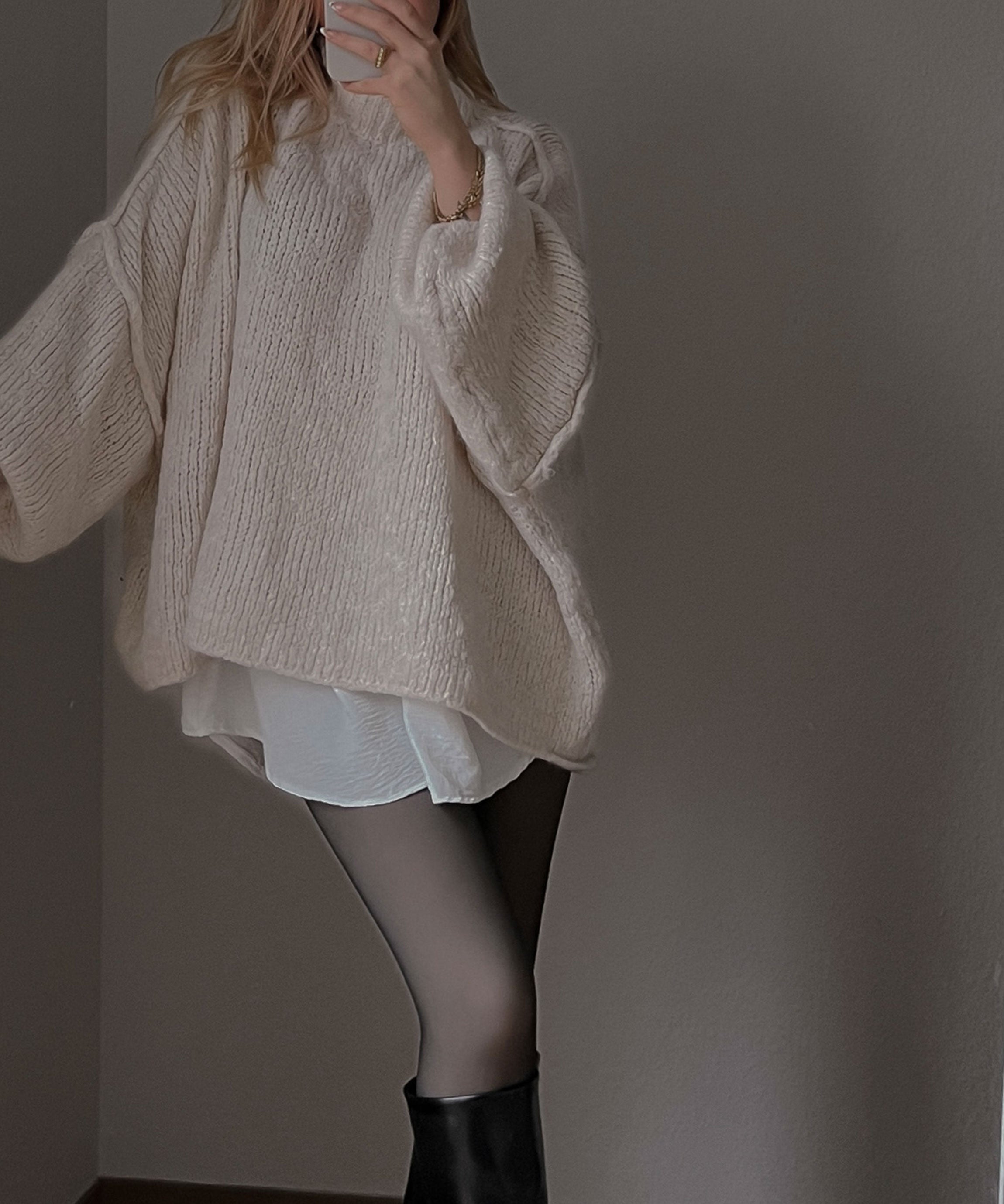 OVERSIZED WOOL TURTLENECK PULLOVER