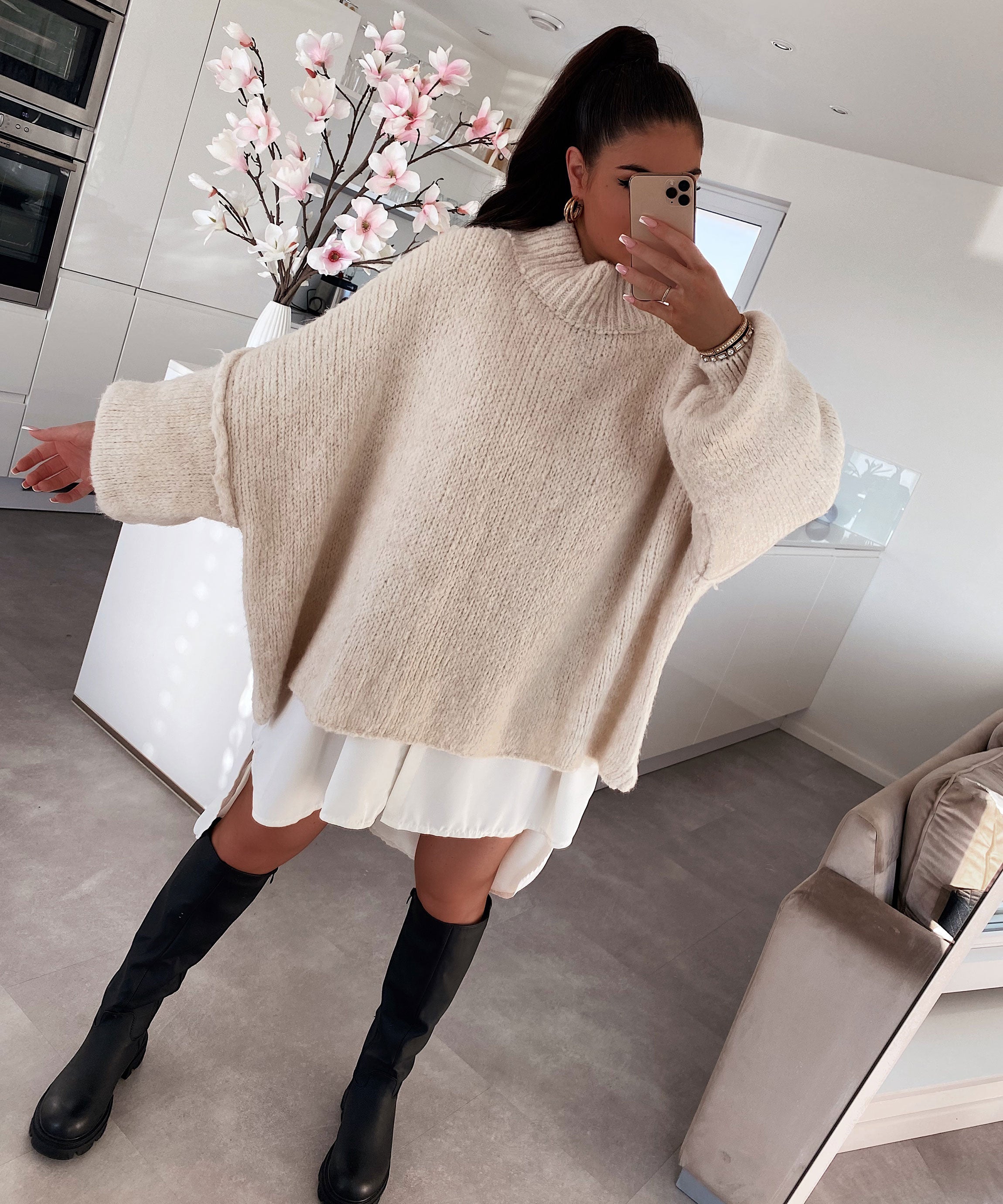 OVERSIZED WOOL TURTLENECK PULLOVER