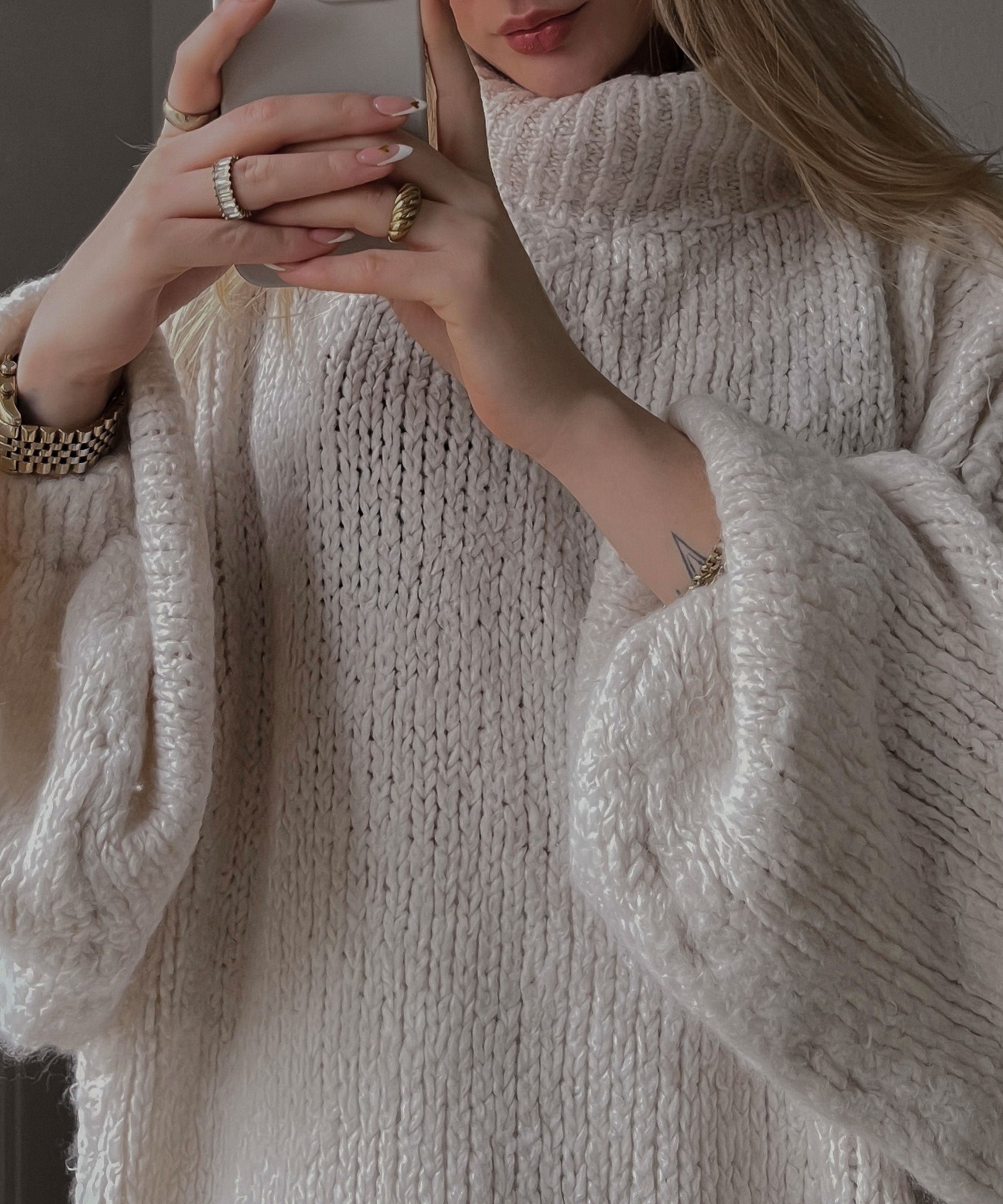 OVERSIZED WOOL TURTLENECK PULLOVER
