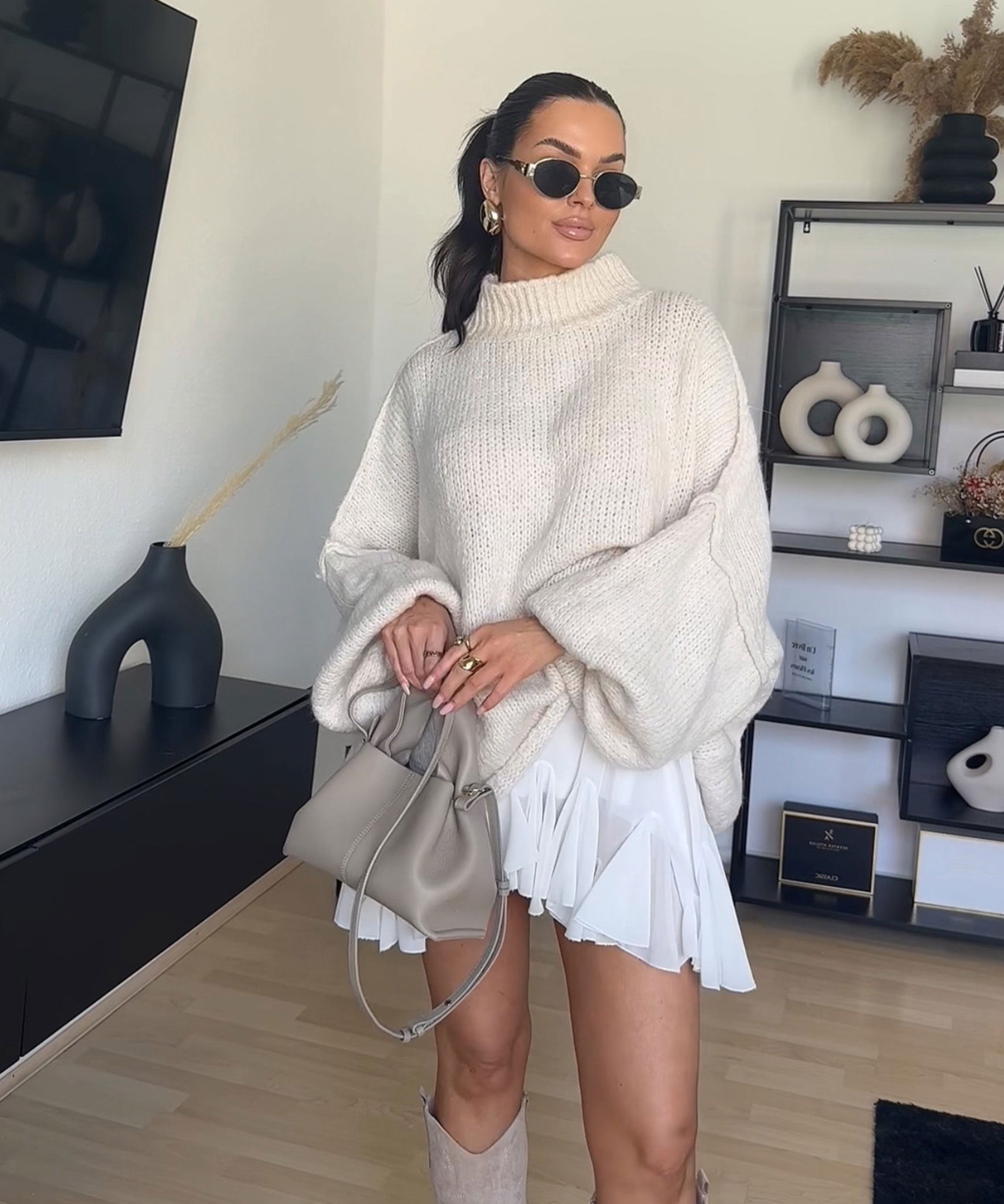 OVERSIZED WOOL TURTLENECK PULLOVER