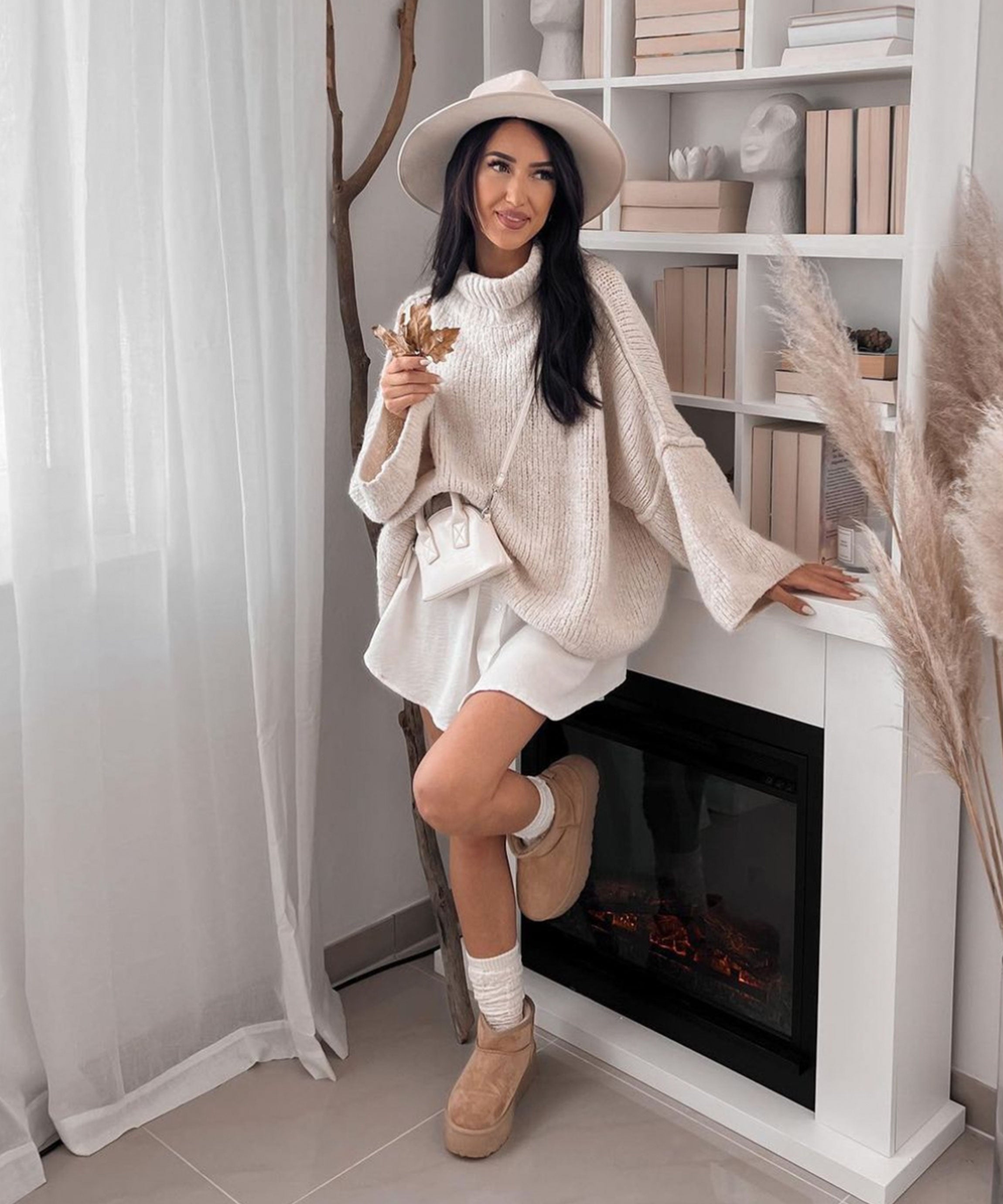 OVERSIZED WOOL TURTLENECK PULLOVER