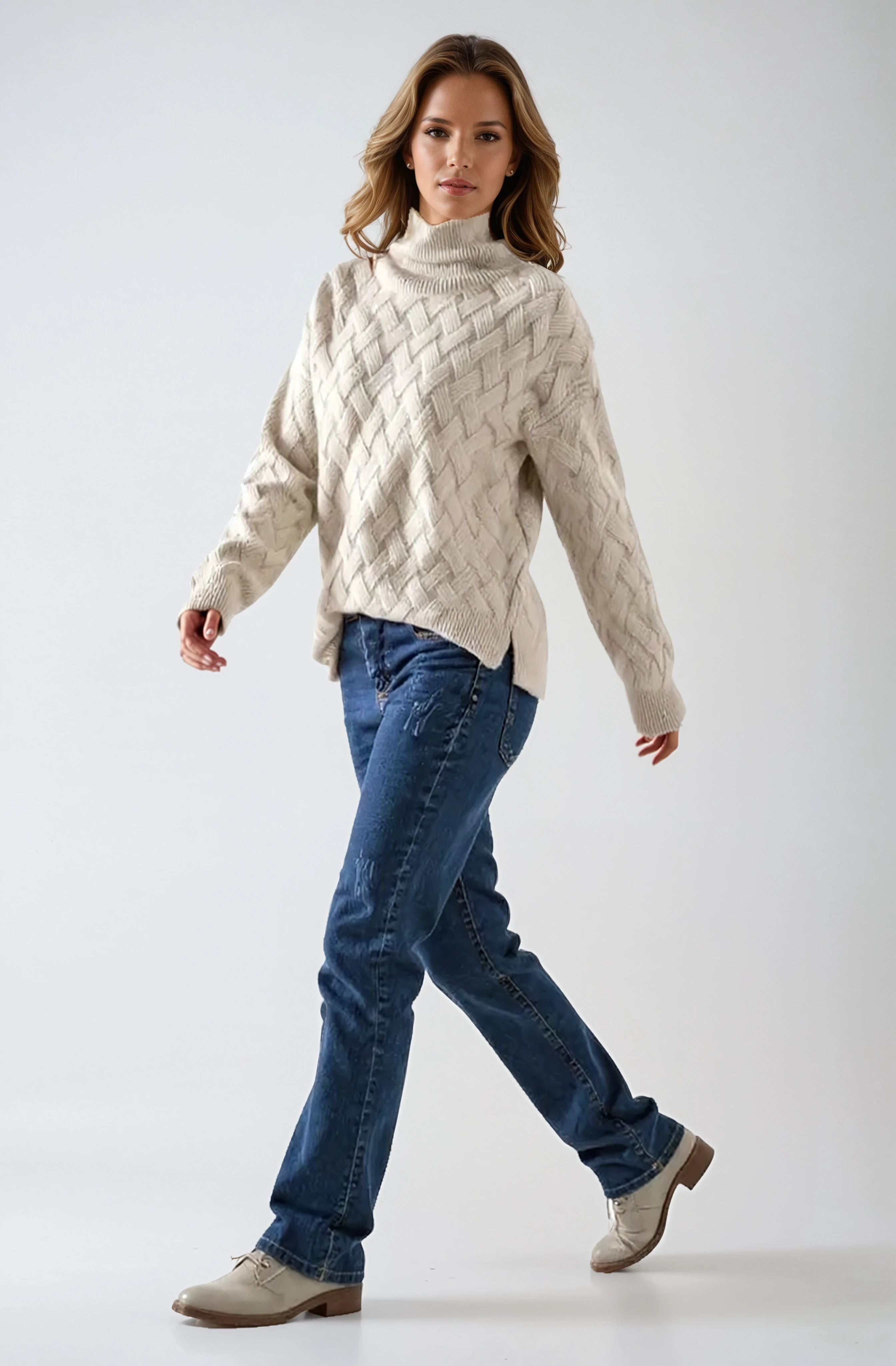 CASHMERE KNIT SWEATER – CREW NECK