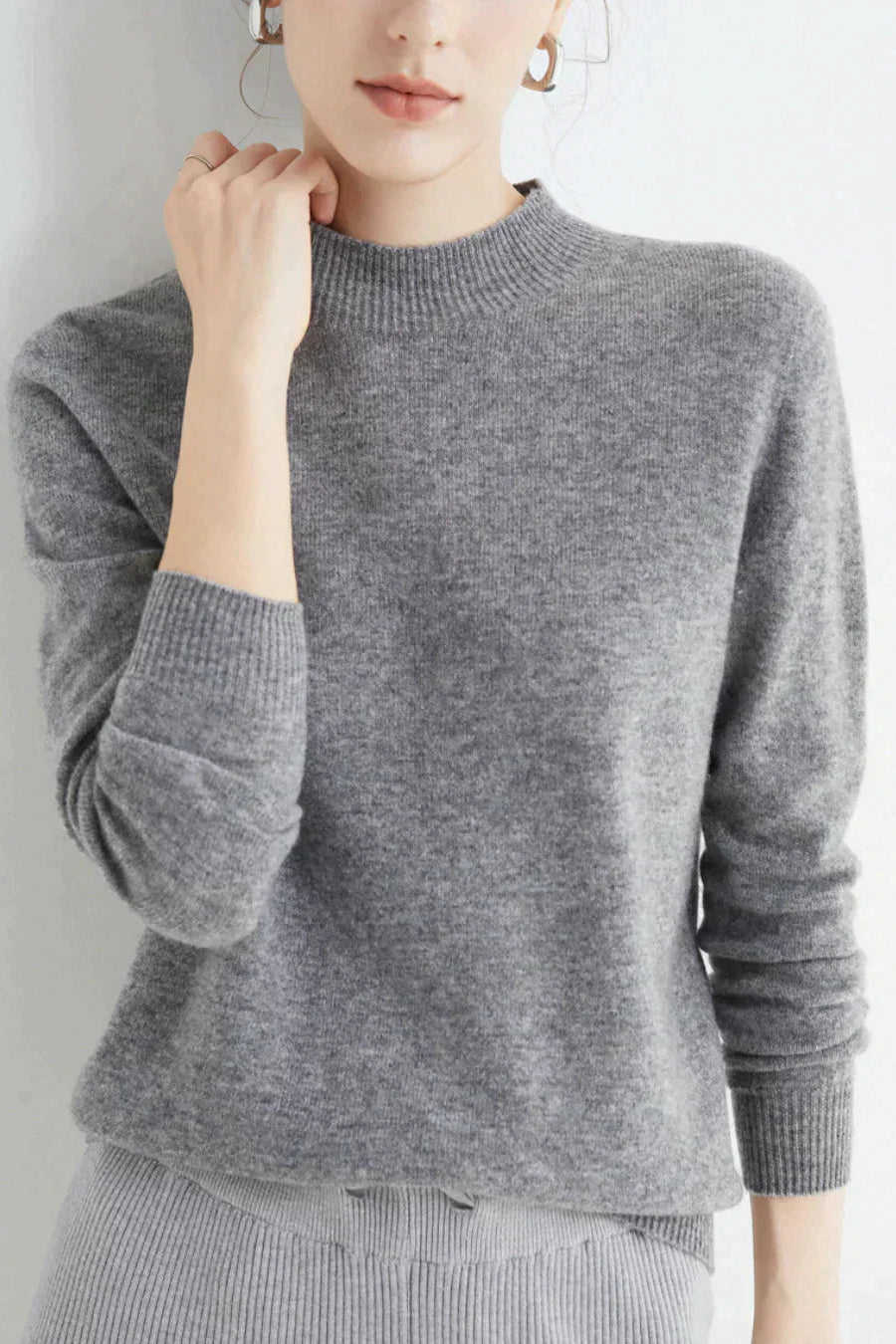 WOMEN’S KNIT SWEATER | CLASSIC CREW NECK
