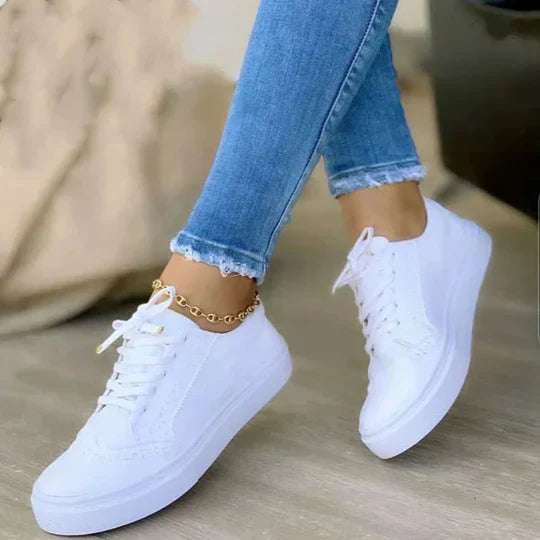 WOMEN’S LACE-UP SHOES | COMFORTABLE PLATFORM DESIGN