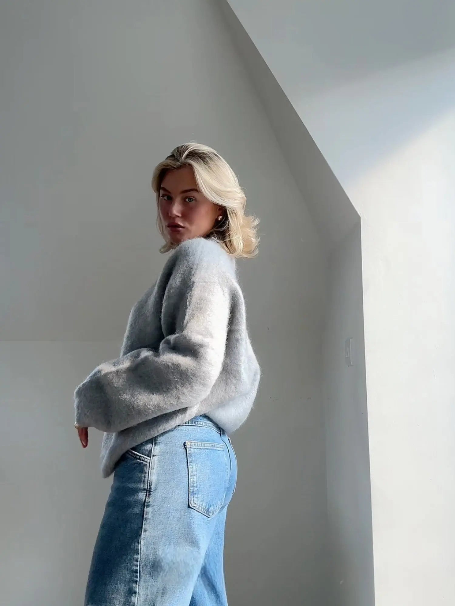 WOMEN’S WINTER SWEATER | COZY MINIMALIST PULLOVER