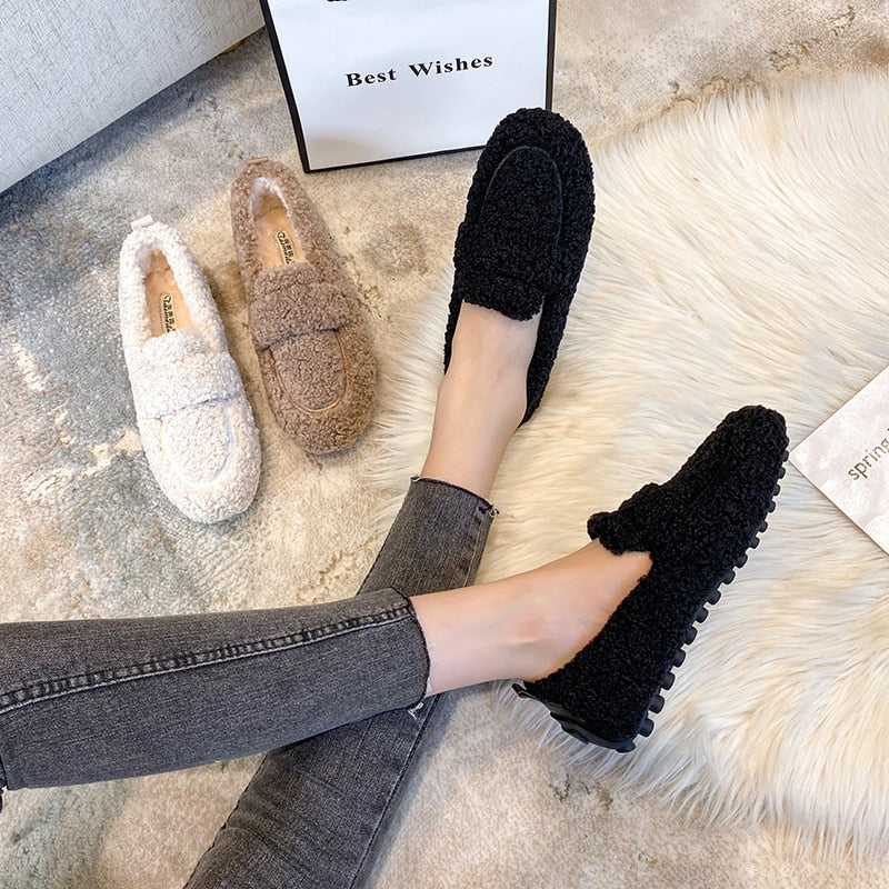 WOMEN’S COZY SLIPPERS | FLEECE TEDDY WINTER STYLE