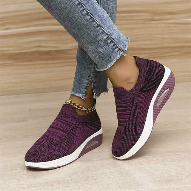 WOMEN’S WALKING SNEAKERS | COMFORTABLE SLIP-ON PLATFORM FIT