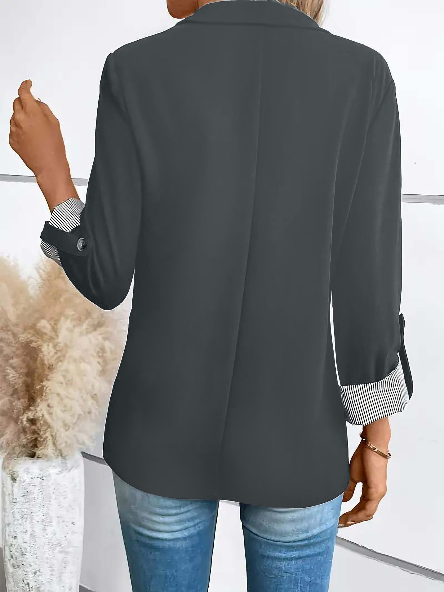 ROLL TAB SLEEVE BLAZER