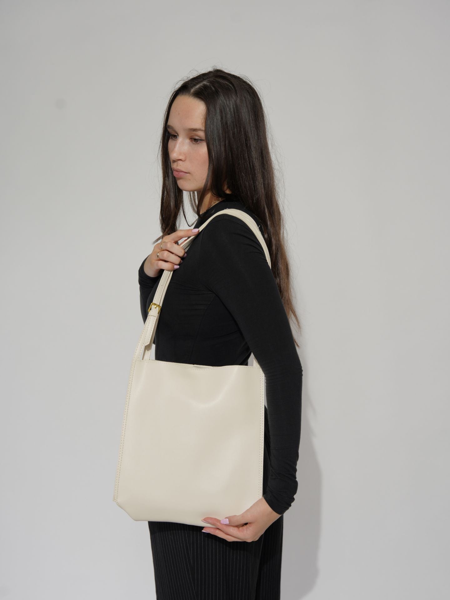 HANDBAG | MINIMALIST LEATHER SHOULDER BAG