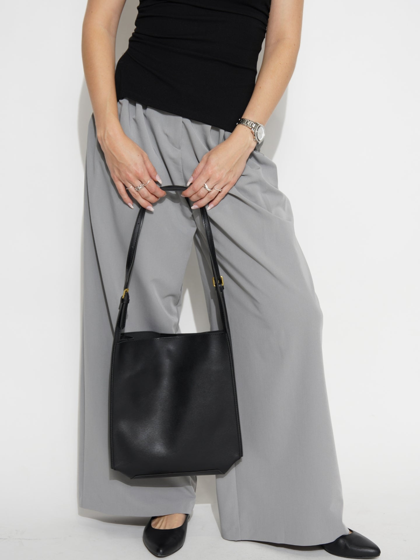 HANDBAG | MINIMALIST LEATHER SHOULDER BAG