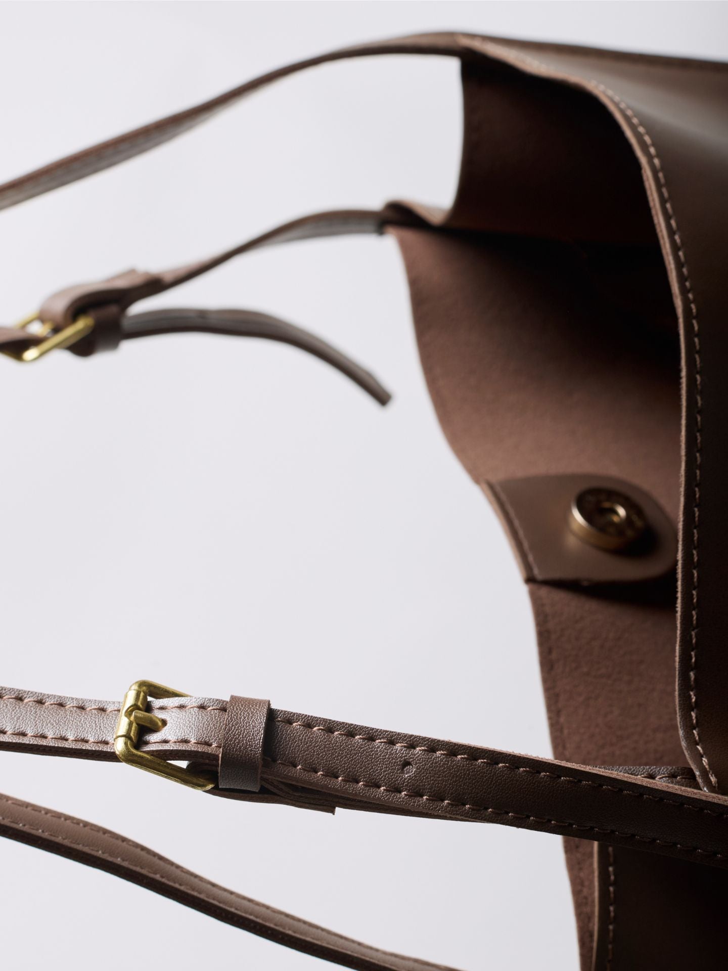 HANDBAG | MINIMALIST LEATHER SHOULDER BAG