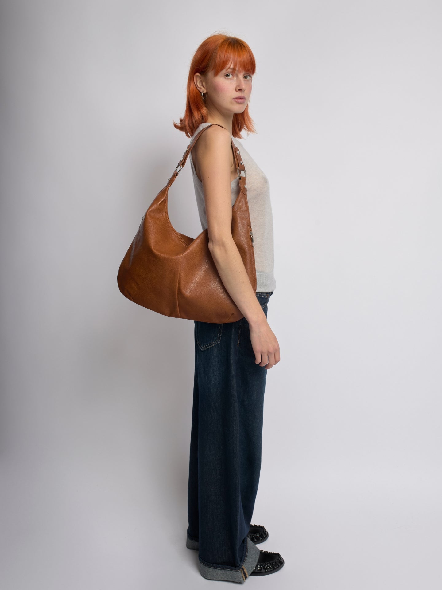 HANDBAG | SOFT LEATHER HOBO BAG WITH METAL RING DETAILS