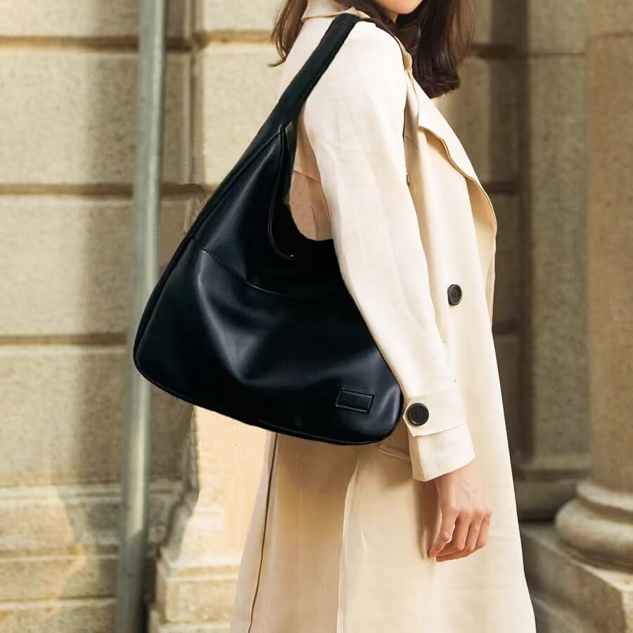URBAN CHIC | SOFT LEATHER EFFECT SHOULDER BAG