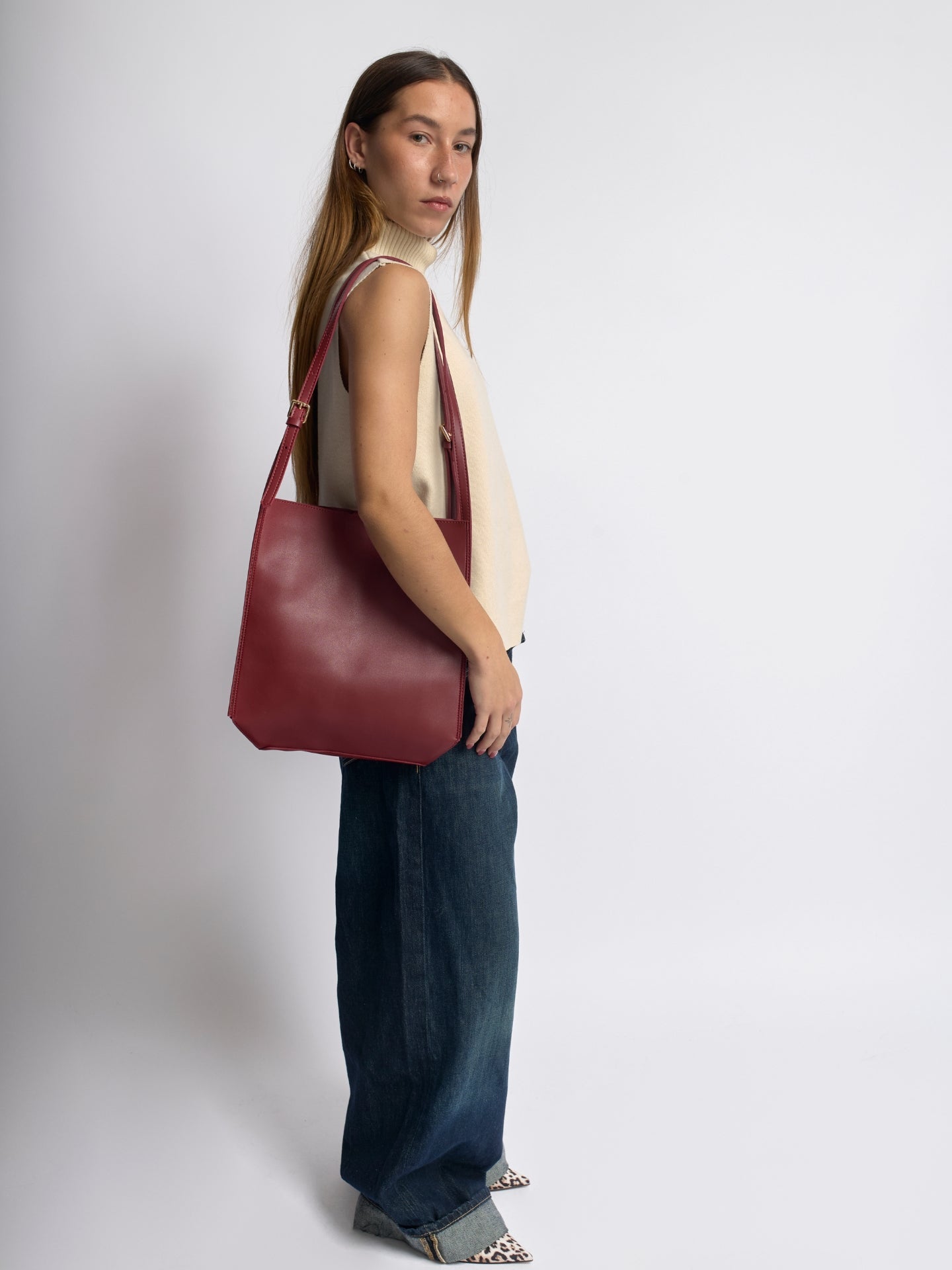 HANDBAG | MINIMALIST LEATHER SHOULDER BAG