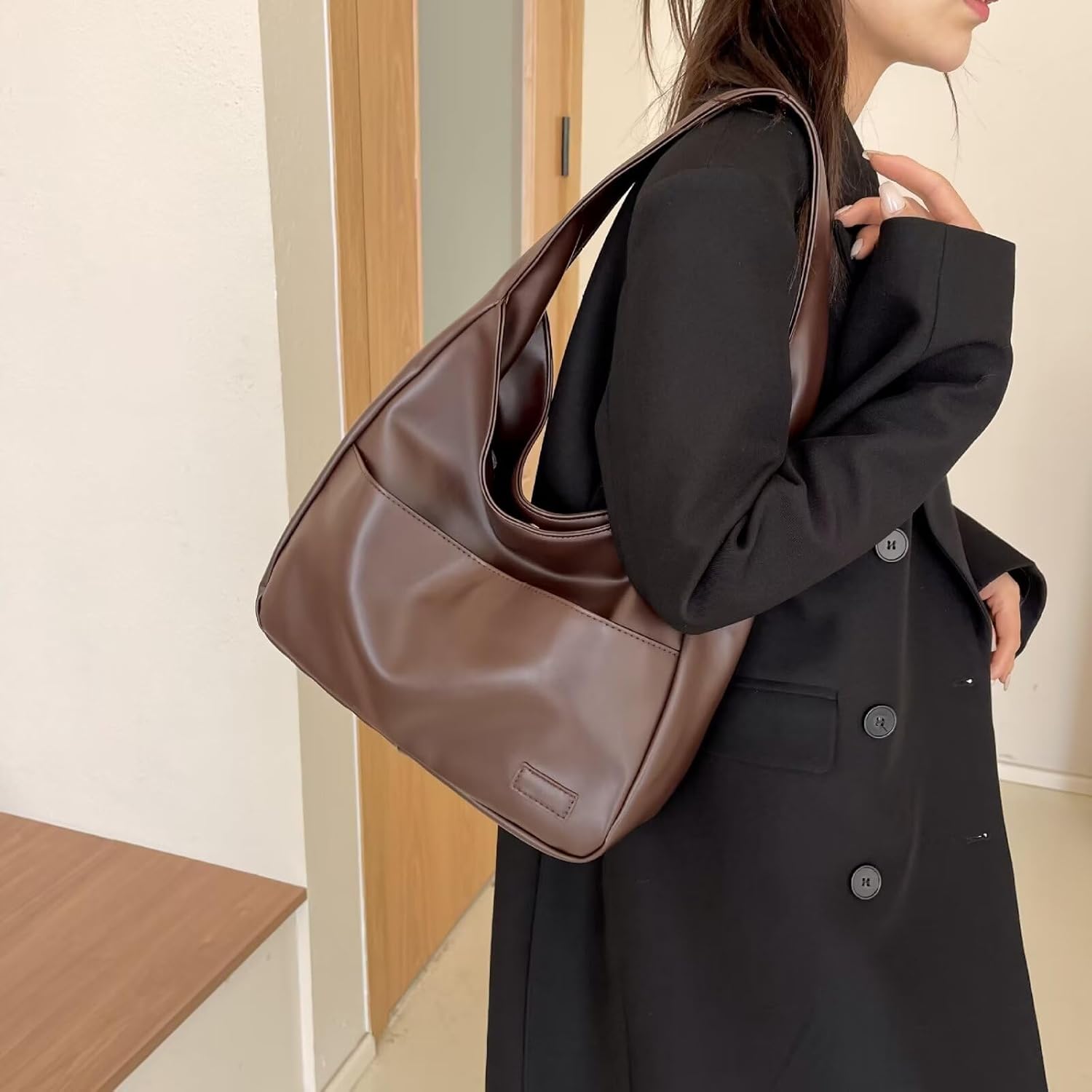 URBAN CHIC | SOFT LEATHER EFFECT SHOULDER BAG