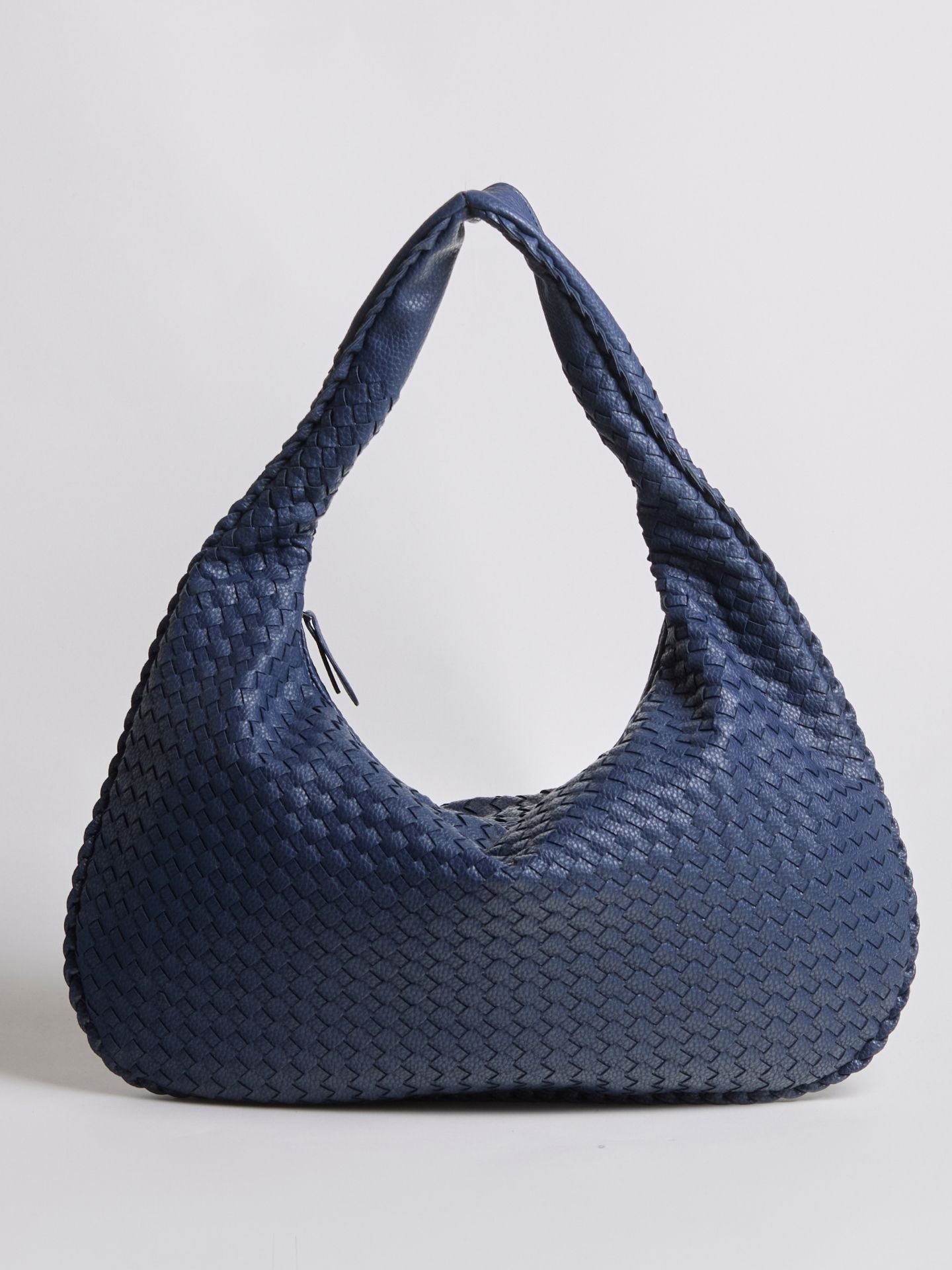 HANDBAG | WOVEN LEATHER HOBO BAG WITH SOFT STRUCTURE