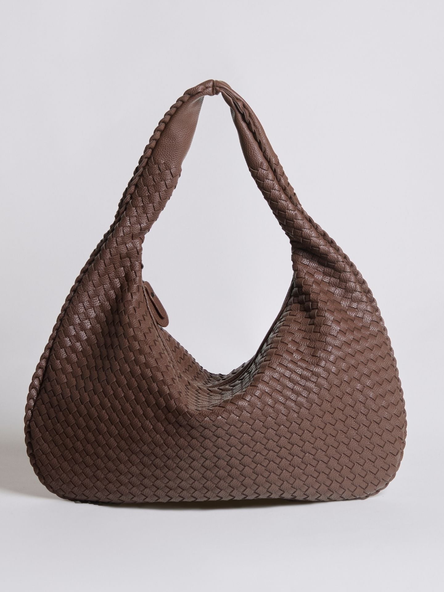 HANDBAG | WOVEN LEATHER HOBO BAG WITH SOFT STRUCTURE