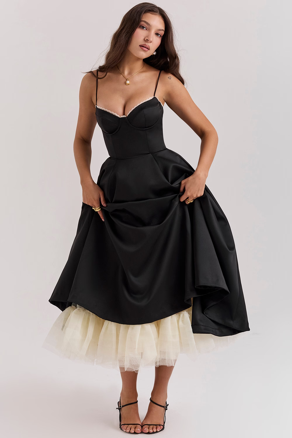 WEDDING GUEST DRESS | FLARED DESIGN & BUSTIER FIT