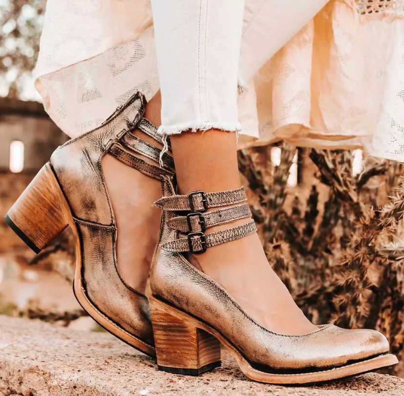 BLOCK HEEL SHOES | STRAPPY ANKLE BUCKLE PUMPS