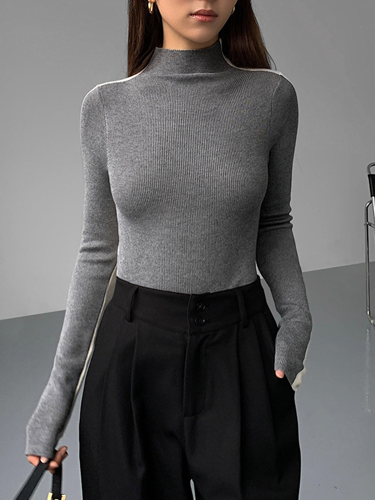 TWO TONE LONG SLEEVE KNITTED TOP