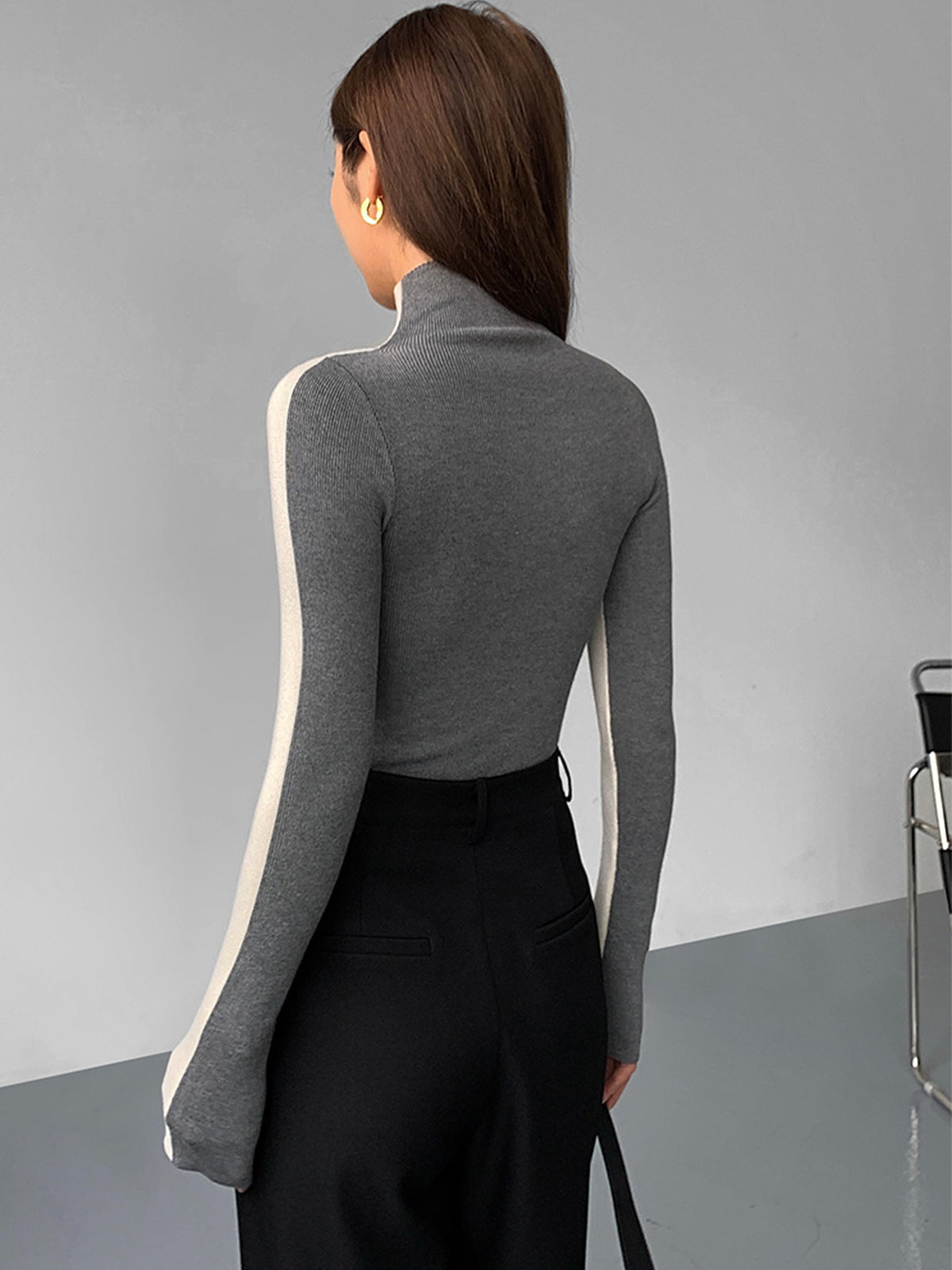 TWO TONE LONG SLEEVE KNITTED TOP