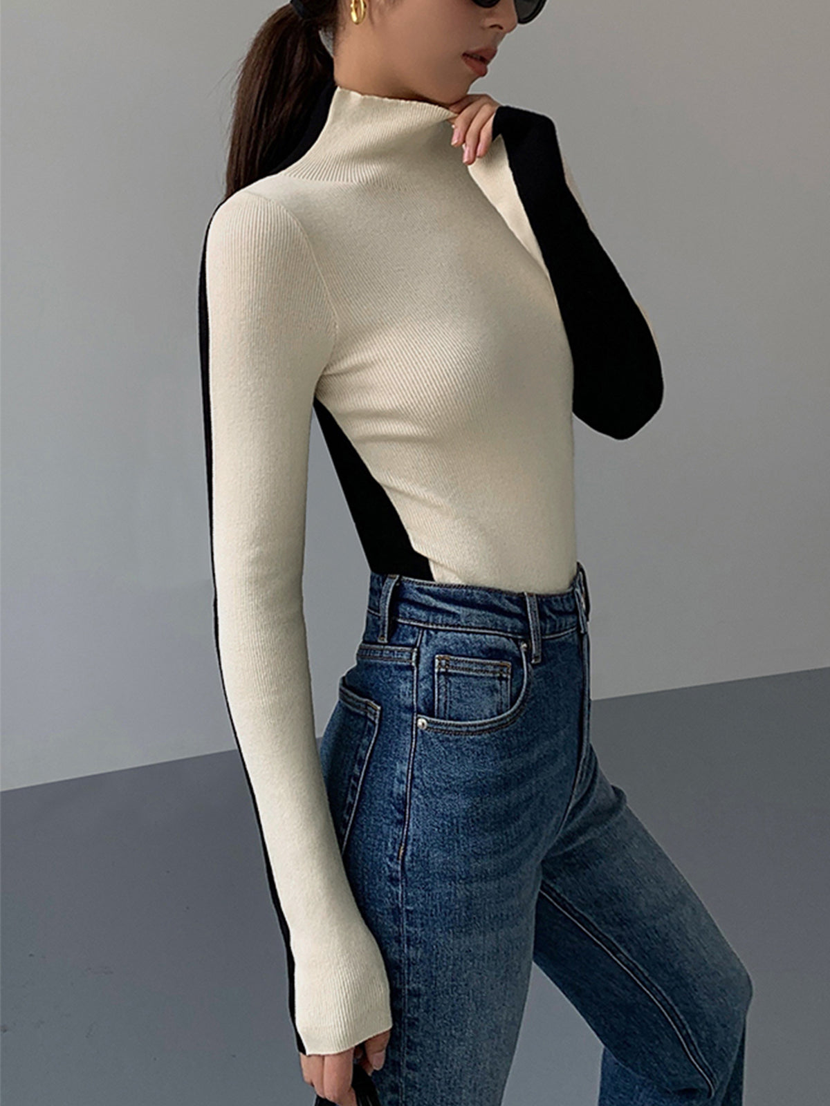 TWO TONE LONG SLEEVE KNITTED TOP