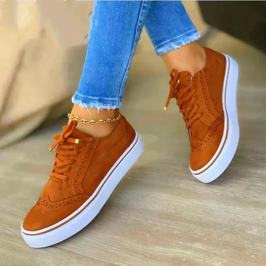 WOMEN’S LACE-UP SHOES | COMFORTABLE PLATFORM DESIGN