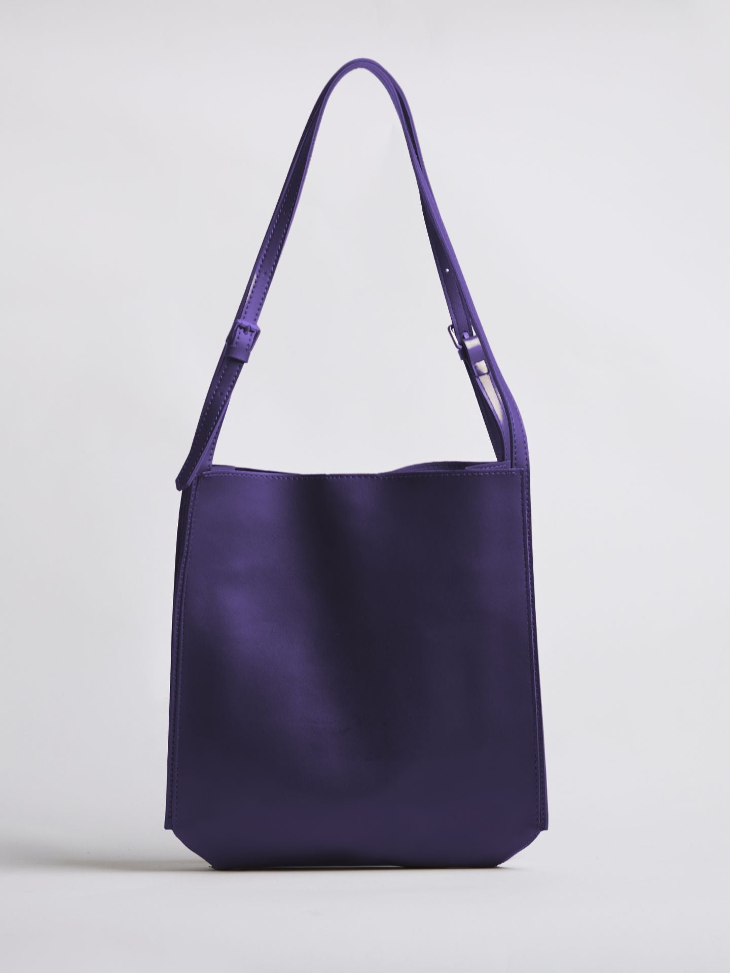 HANDBAG | MINIMALIST LEATHER SHOULDER BAG