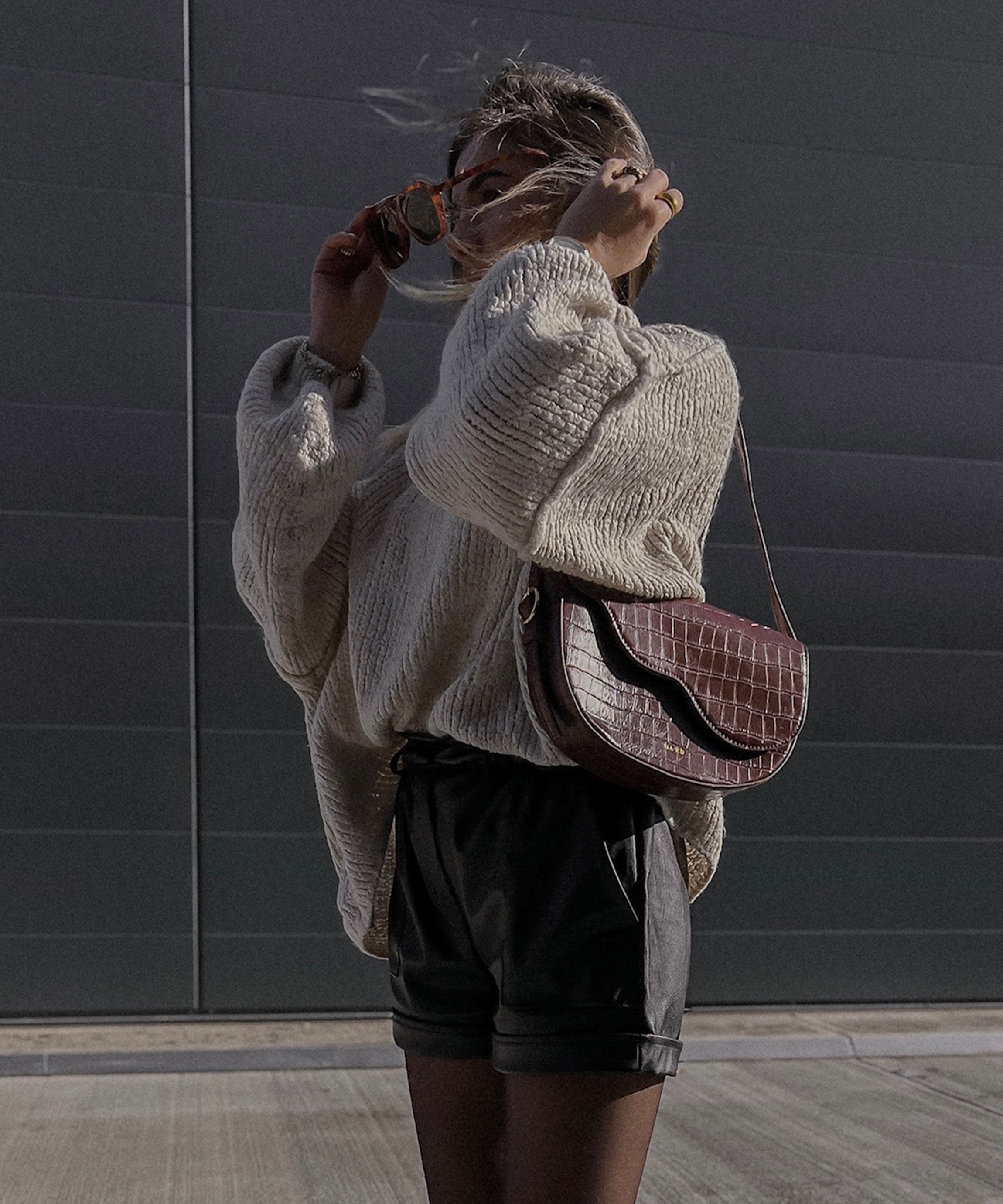 OVERSIZED WOOL TURTLENECK PULLOVER