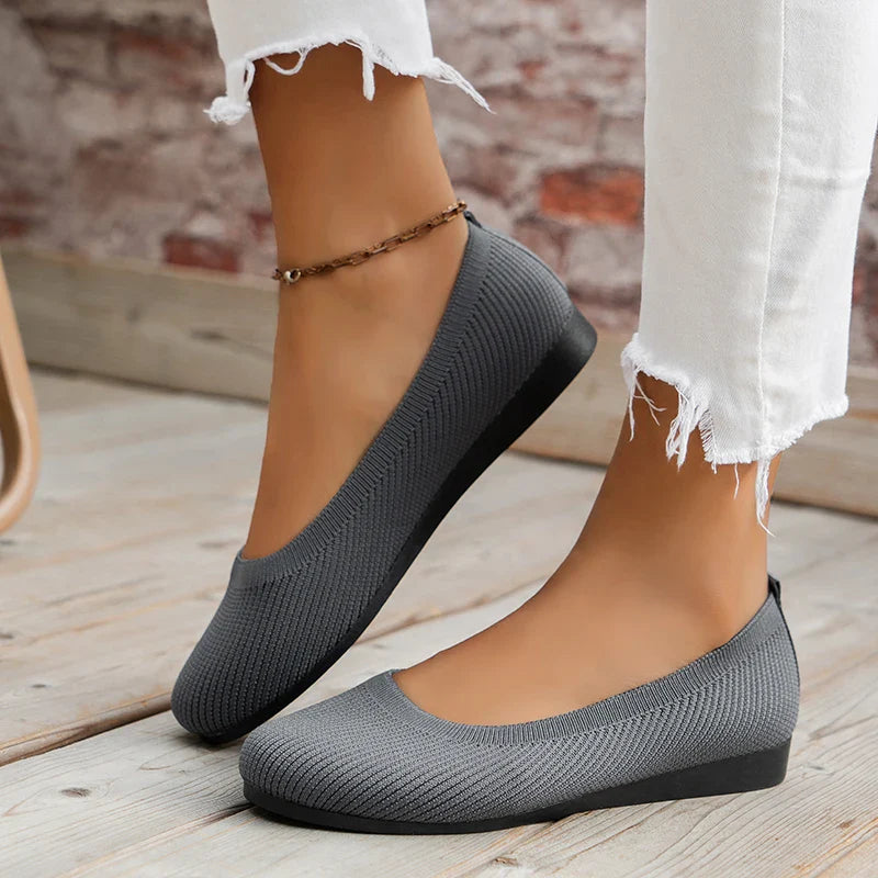 LOW HEEL FLAT SHOES | MODERN SLIP-ON SILHOUETTE