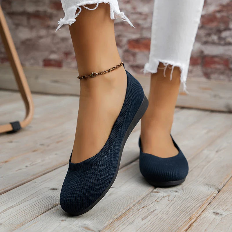 LOW HEEL FLAT SHOES | MODERN SLIP-ON SILHOUETTE